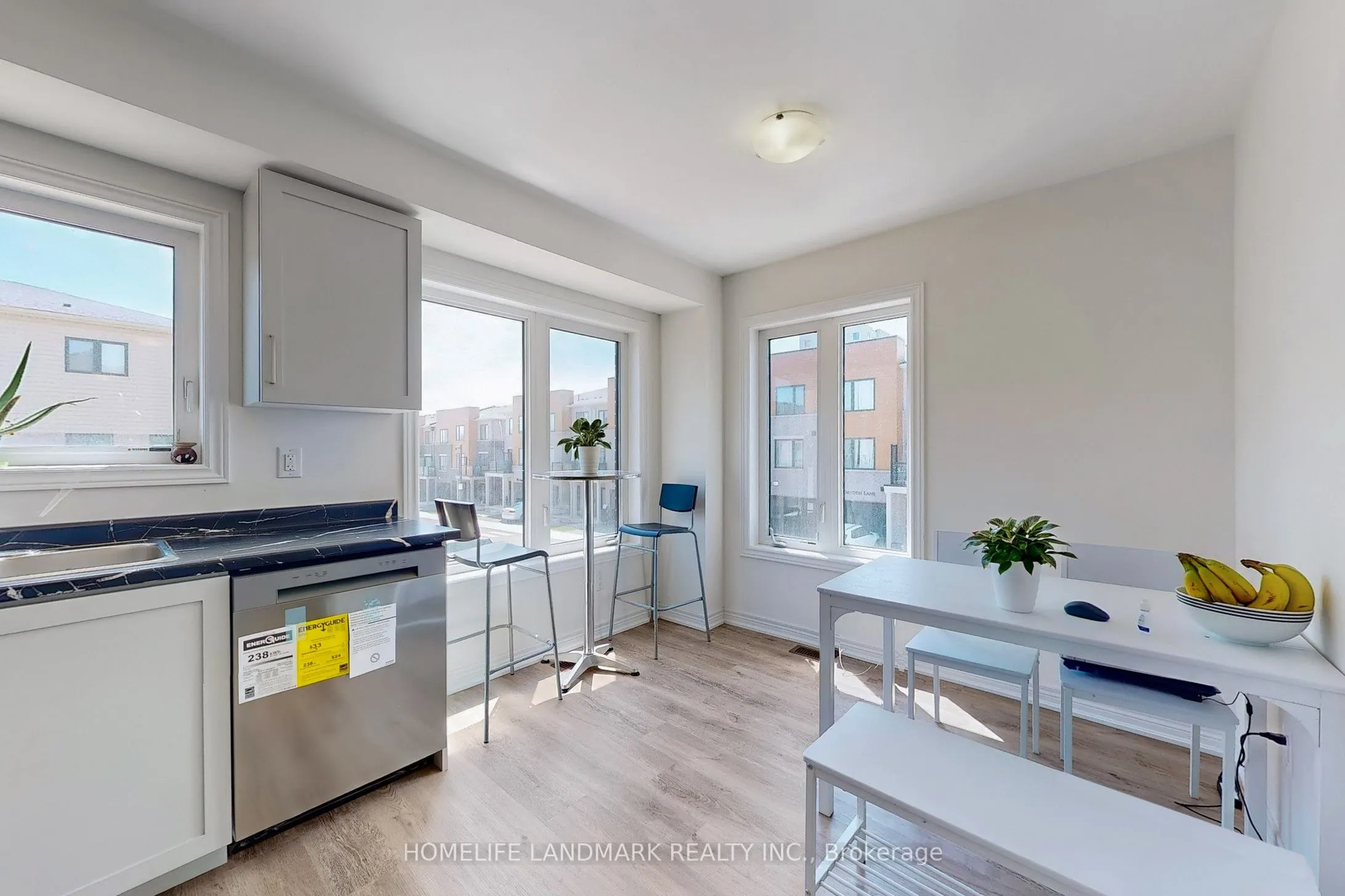 2 Reid Avenue N