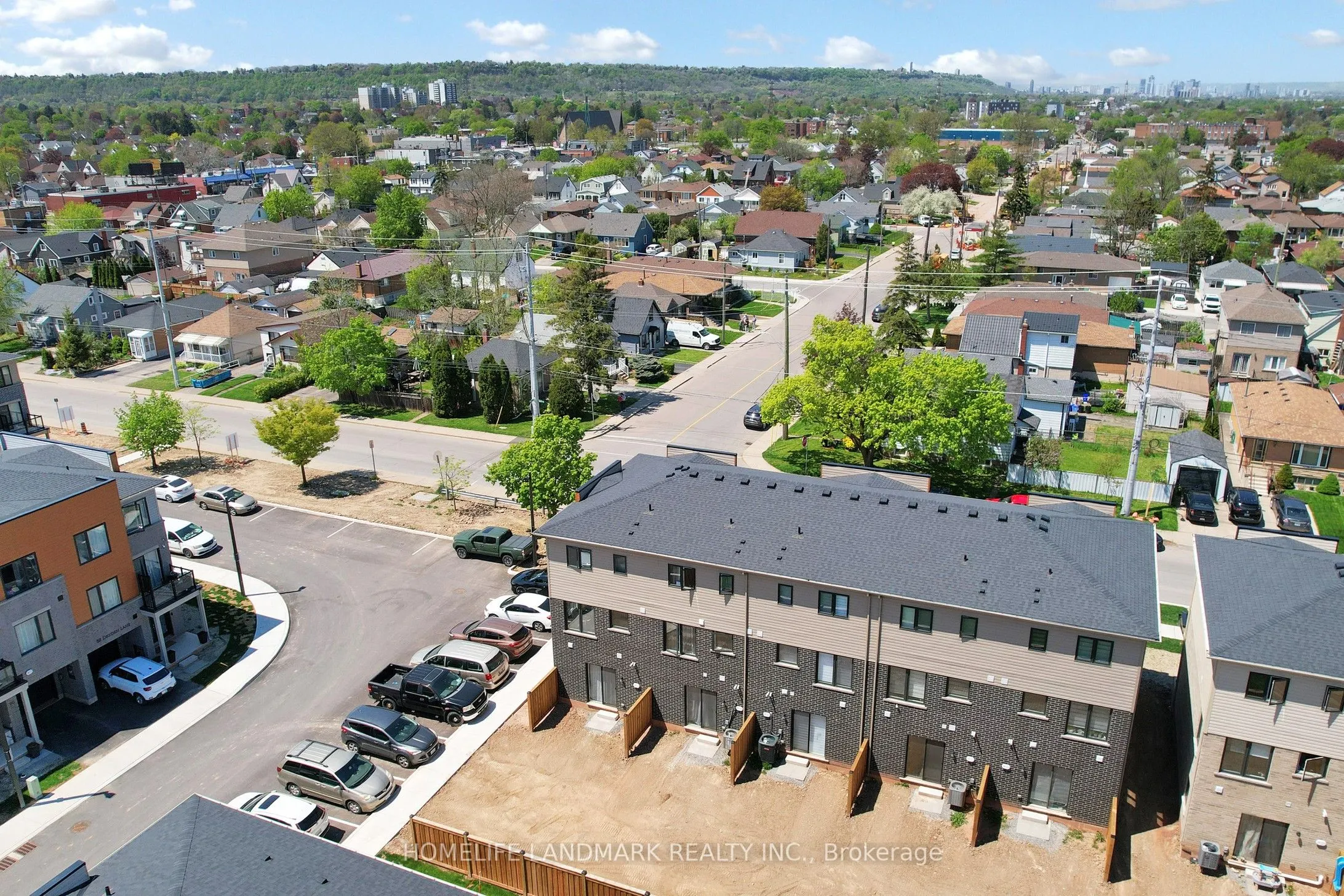 2 Reid Avenue N