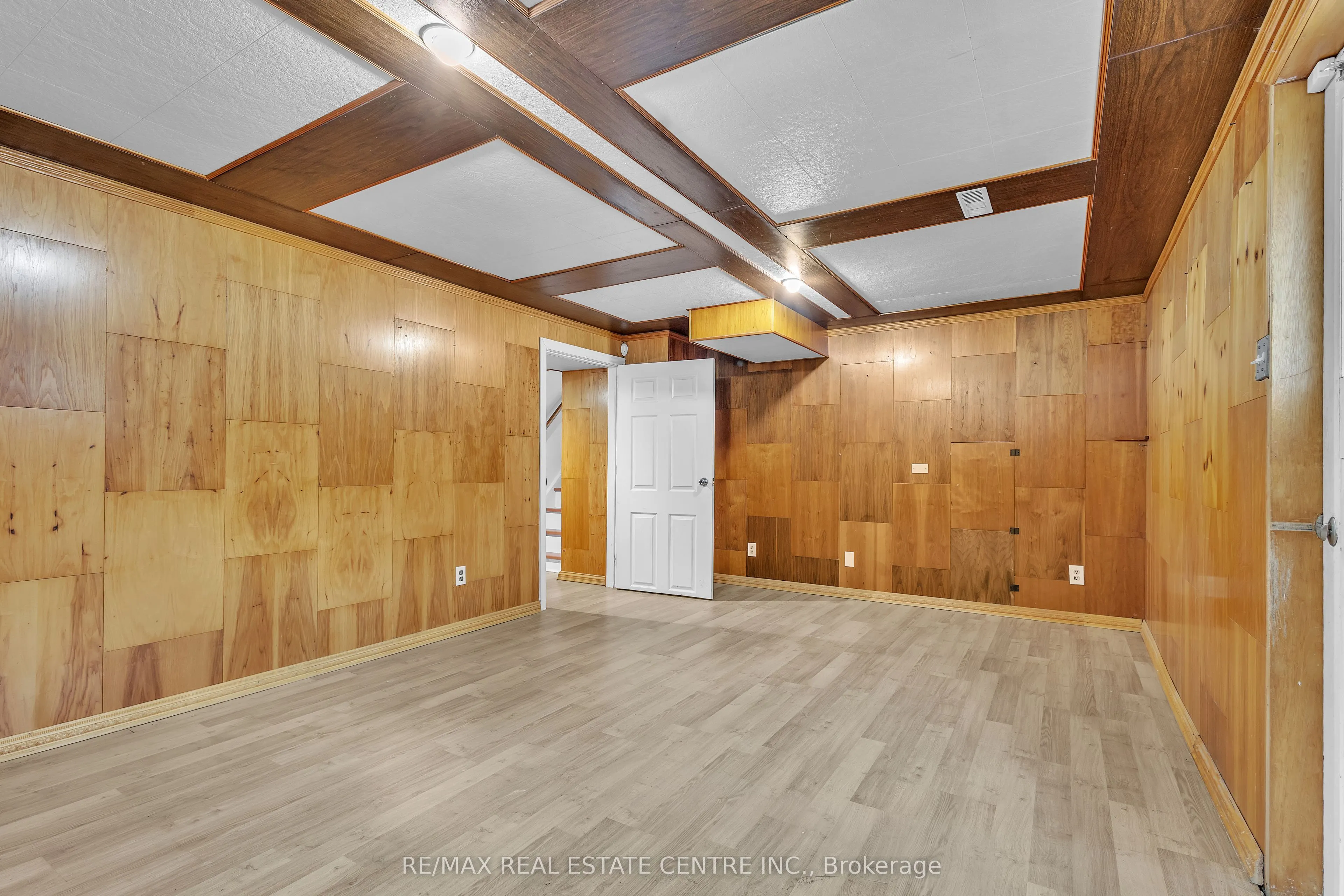87 Christopher Drive