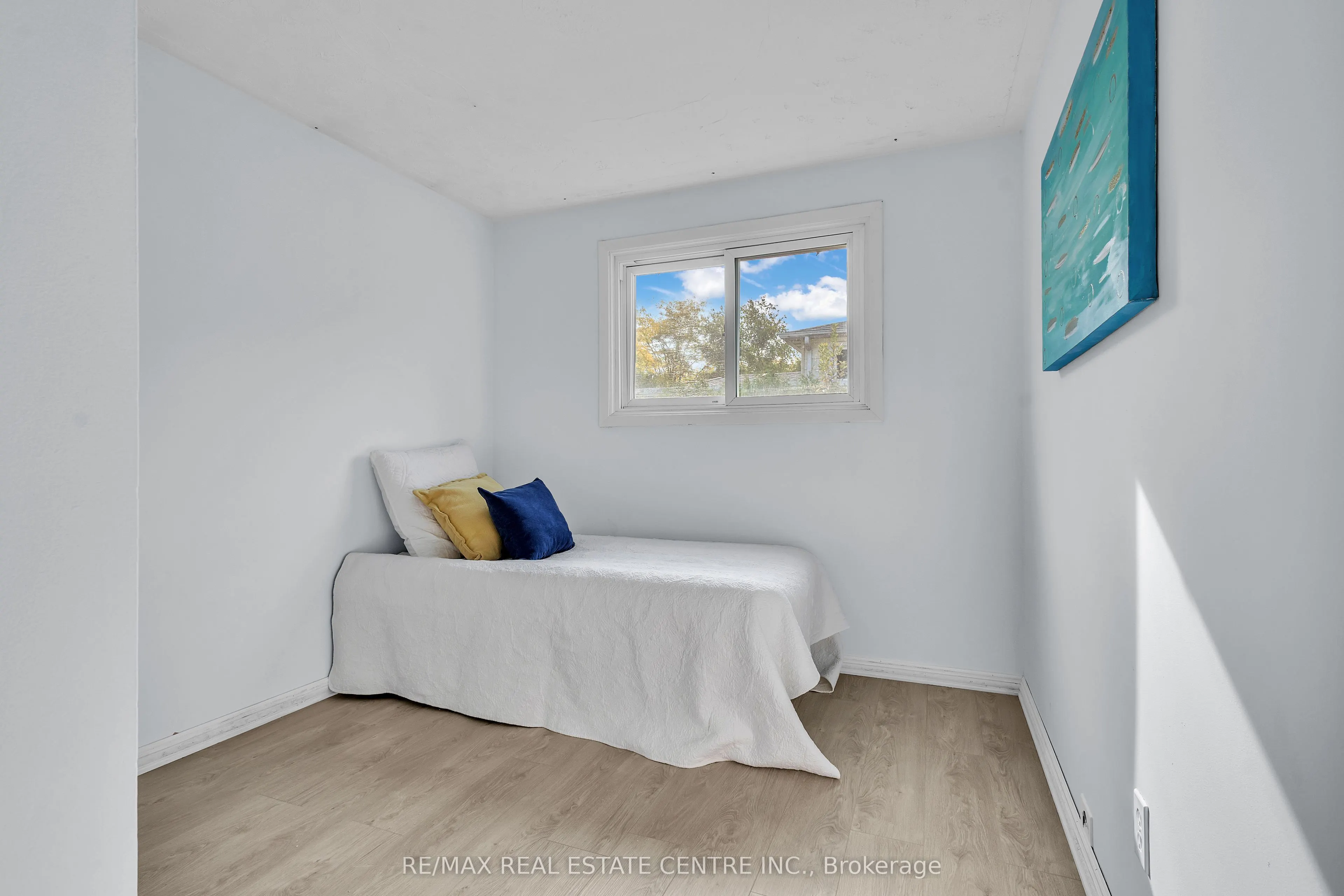 87 Christopher Drive