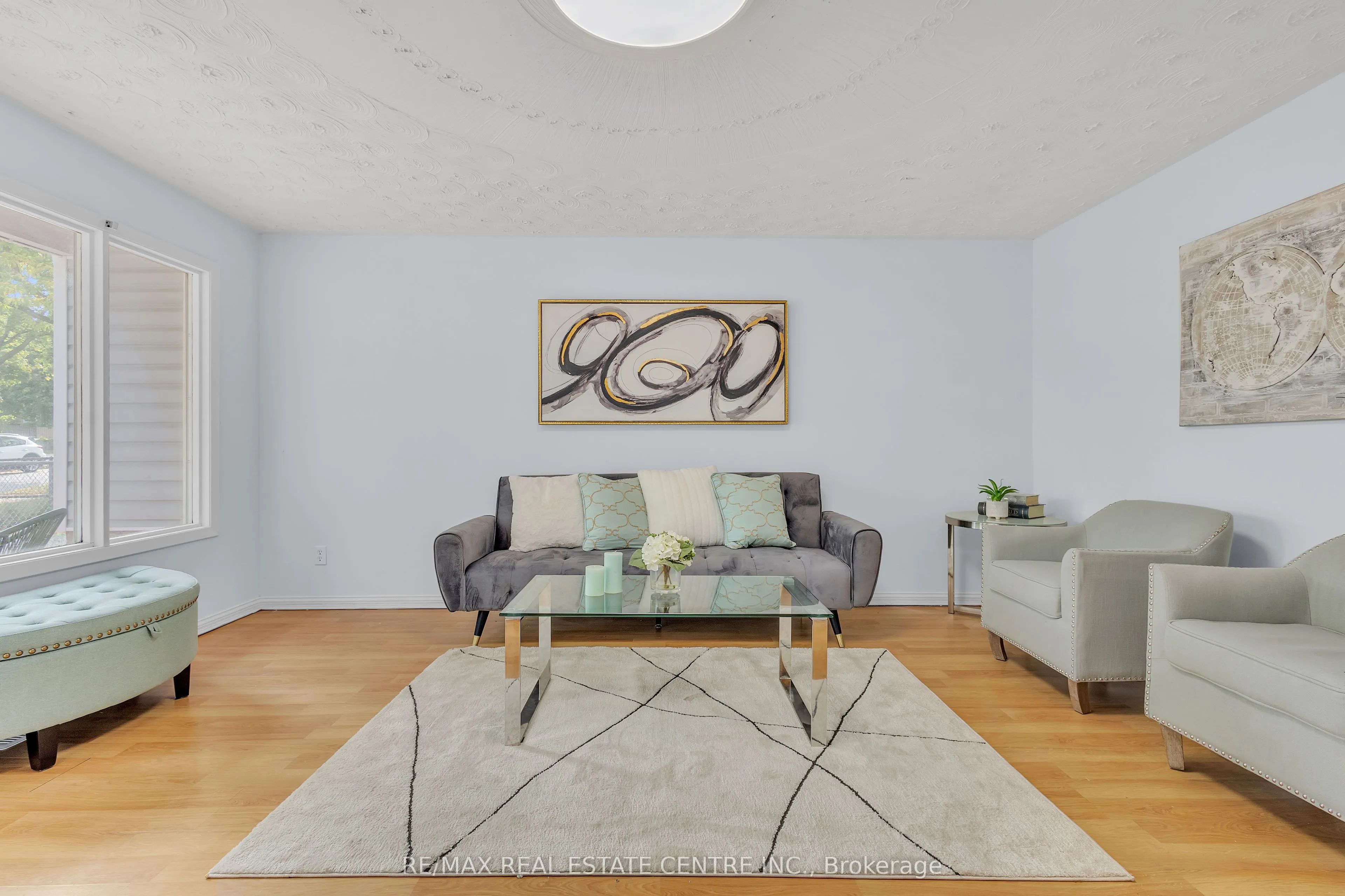 87 Christopher Drive