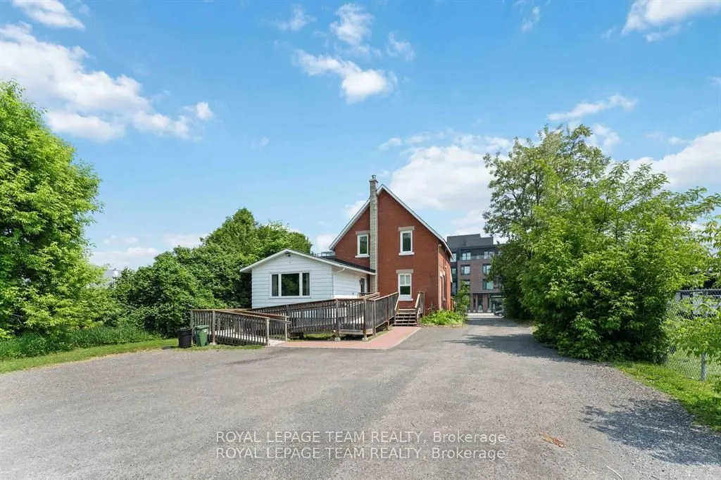 1538 Stittsville Main Street