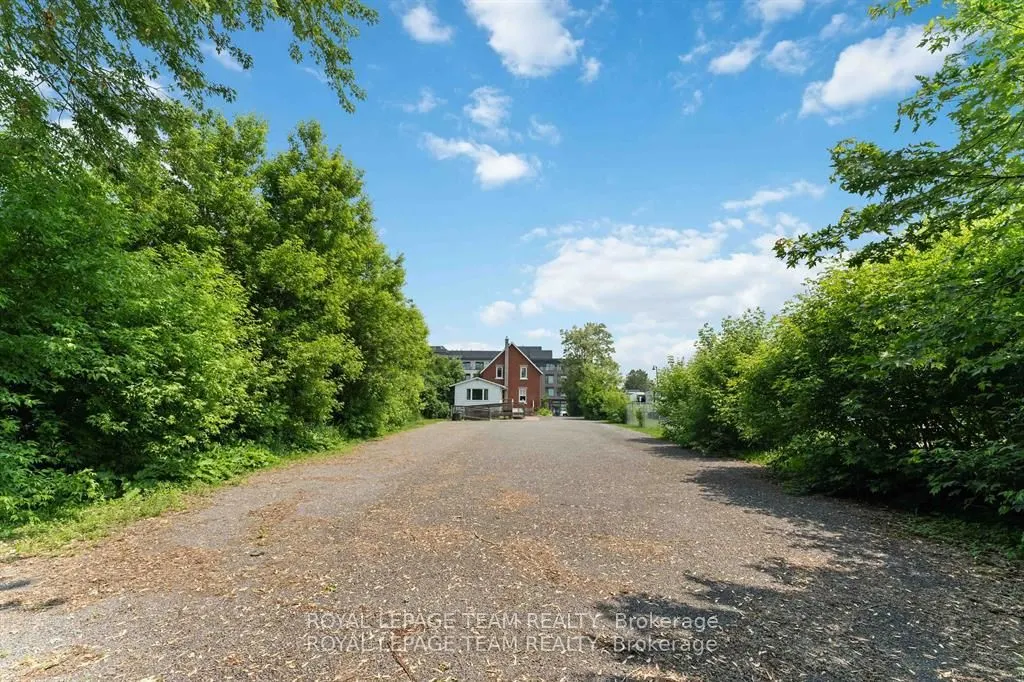 1538 Stittsville Main Street