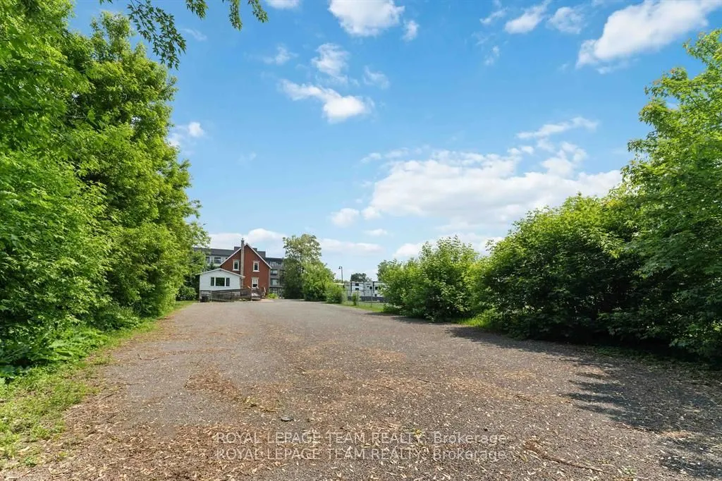 1538 Stittsville Main Street