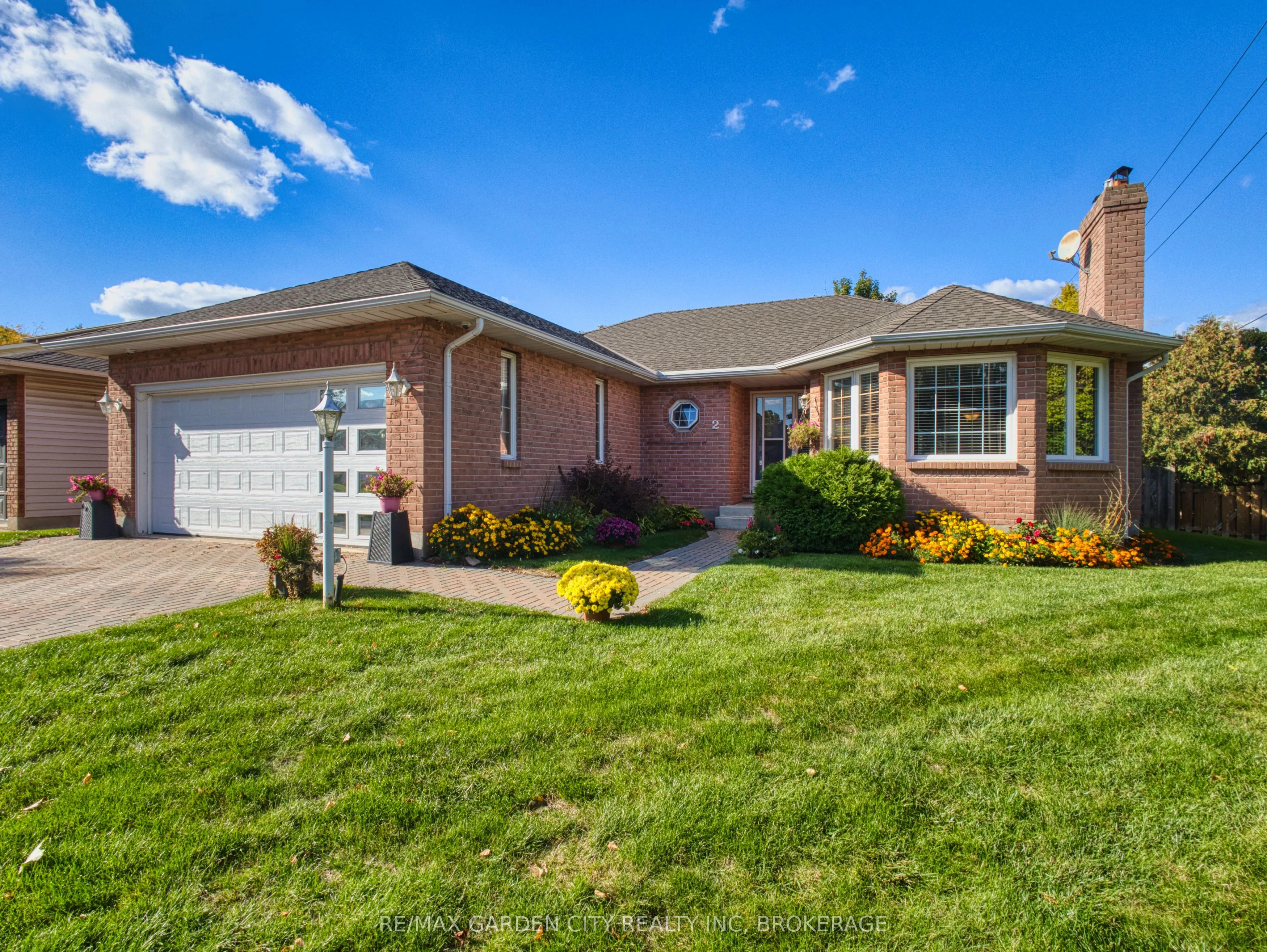 2 Harvest Oak Drive