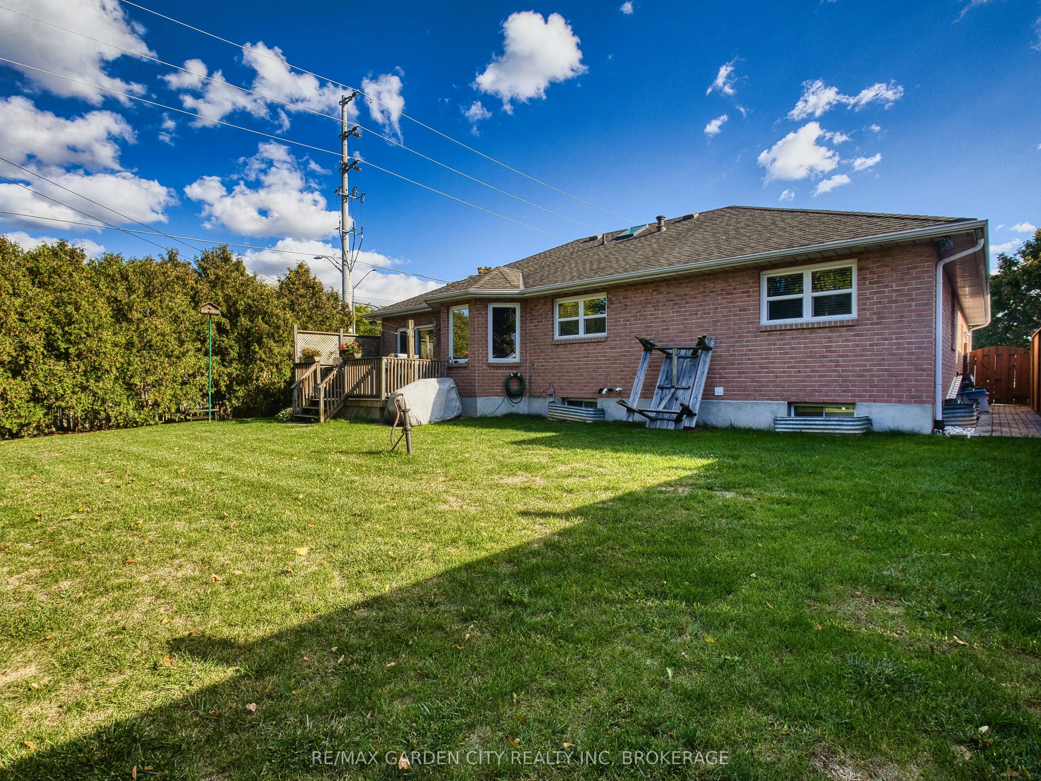 2 Harvest Oak Drive