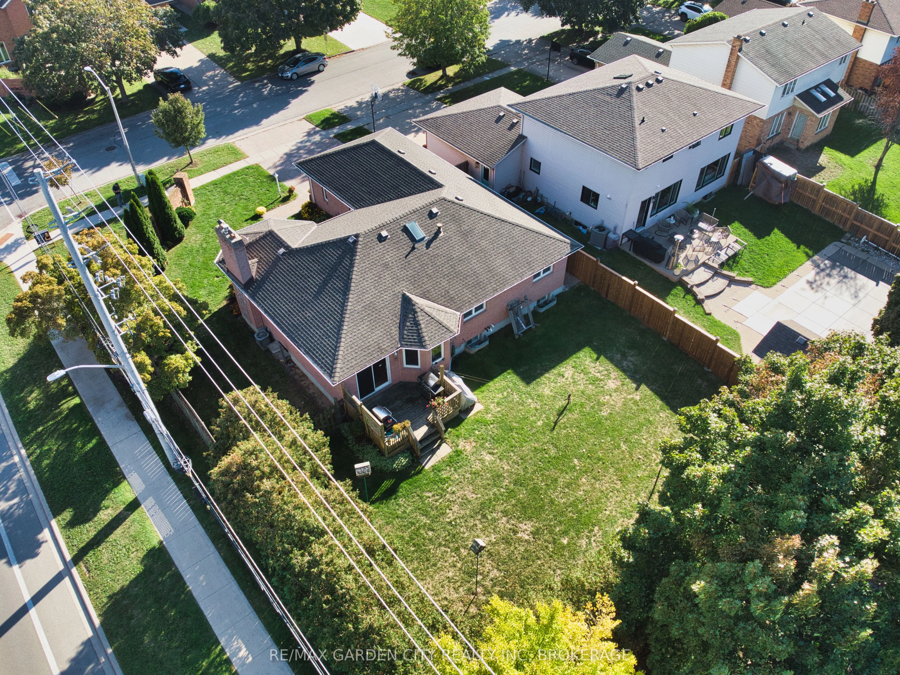 2 Harvest Oak Drive
