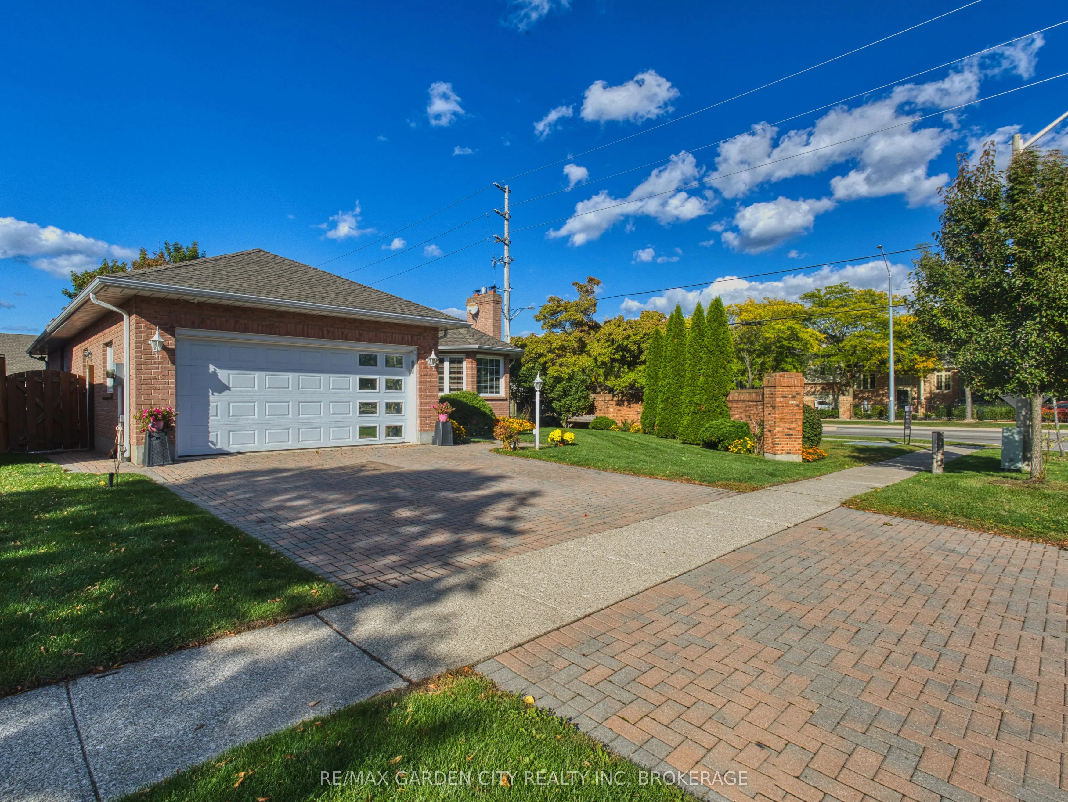 2 Harvest Oak Drive