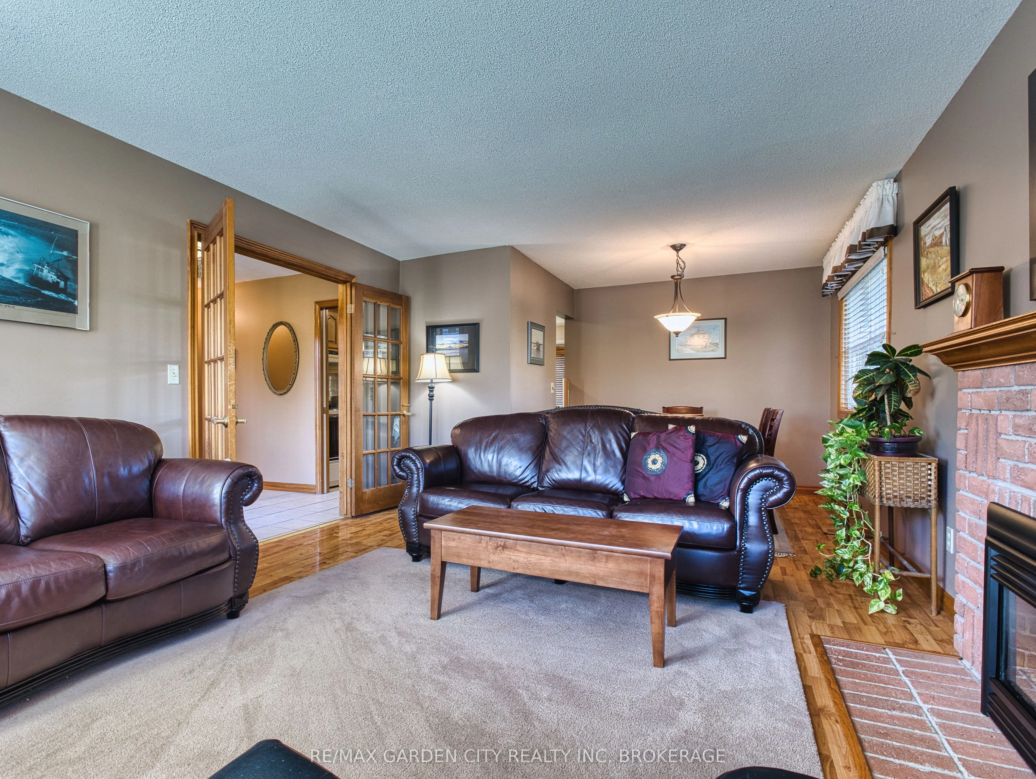 2 Harvest Oak Drive