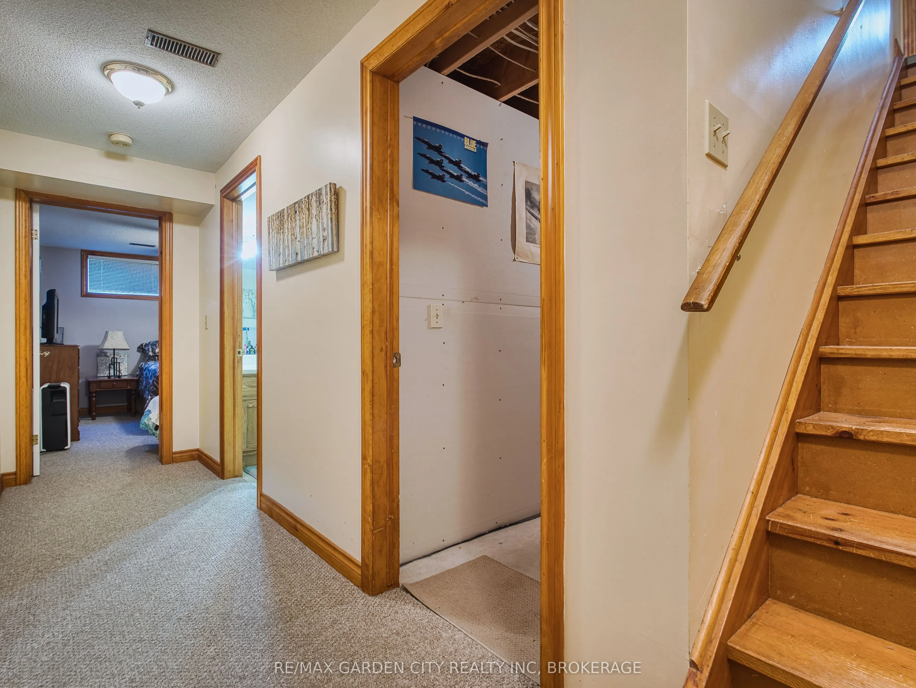 2 Harvest Oak Drive