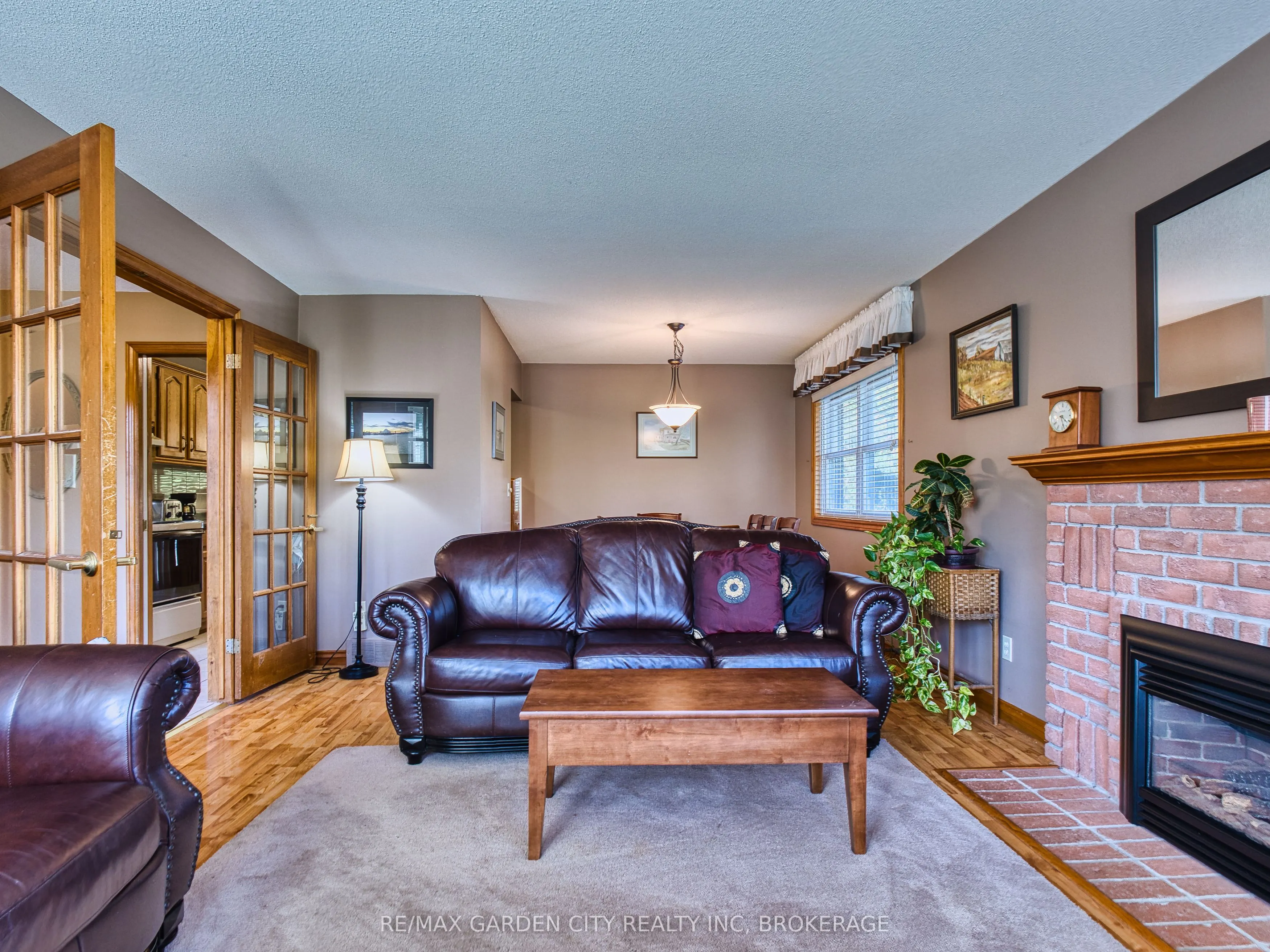 2 Harvest Oak Drive
