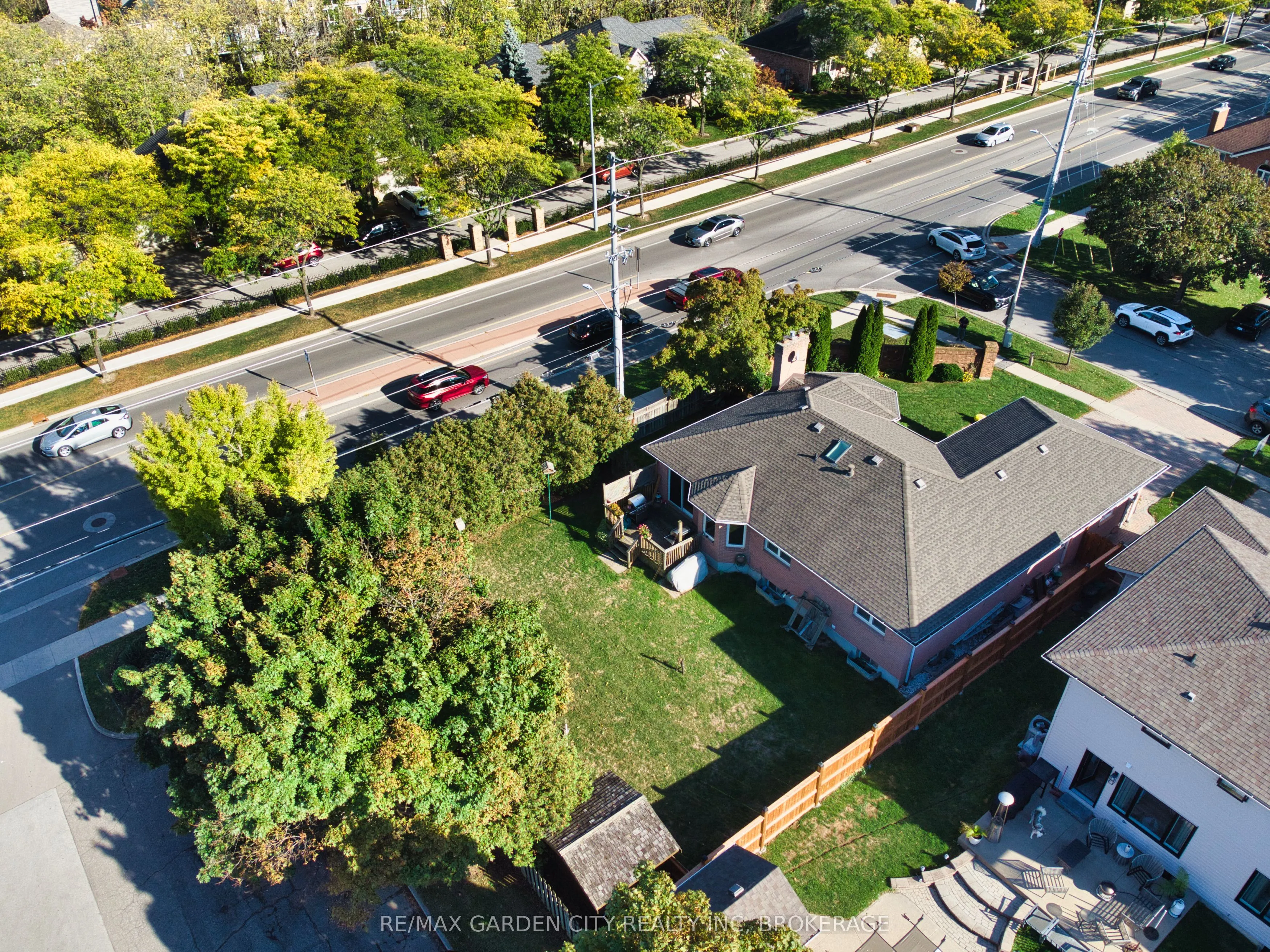 2 Harvest Oak Drive