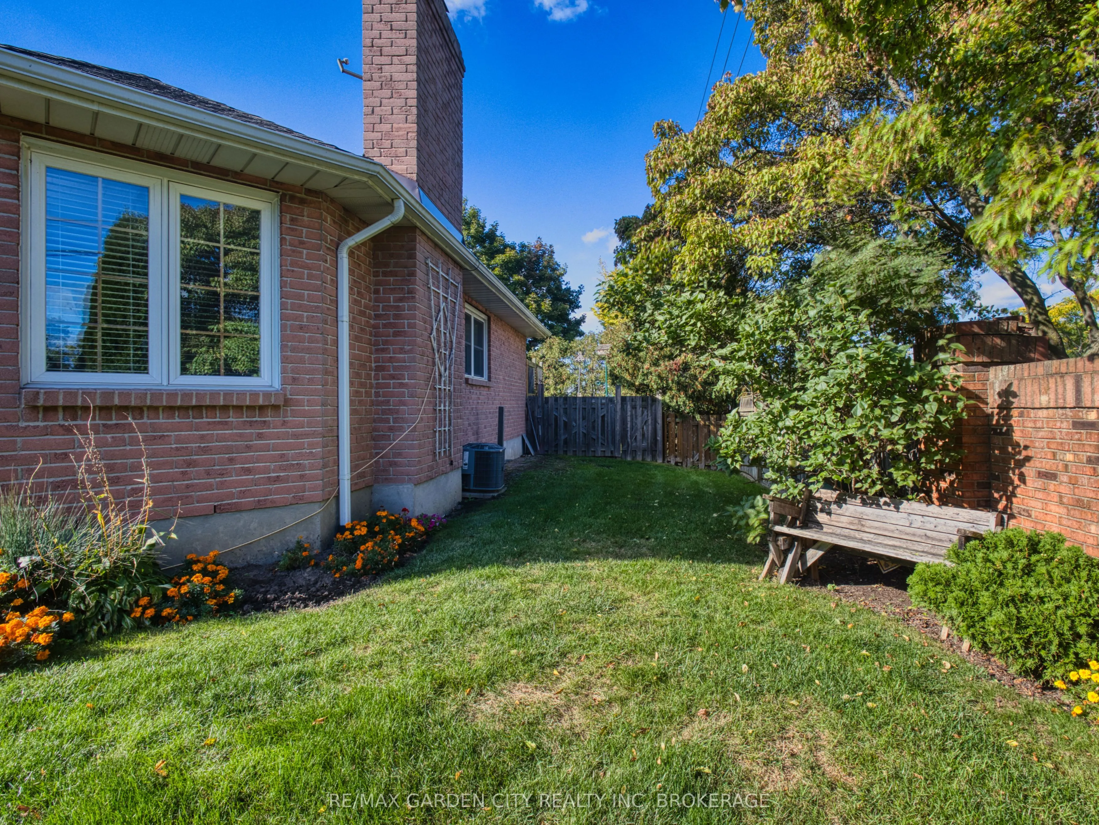 2 Harvest Oak Drive