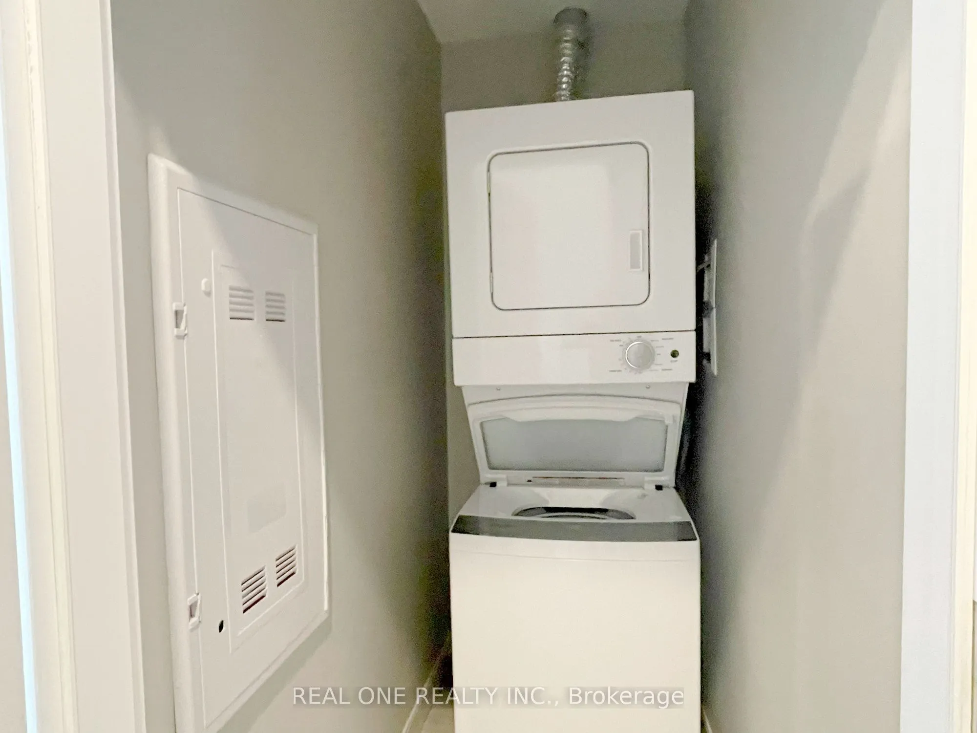 20 George Street, #2102