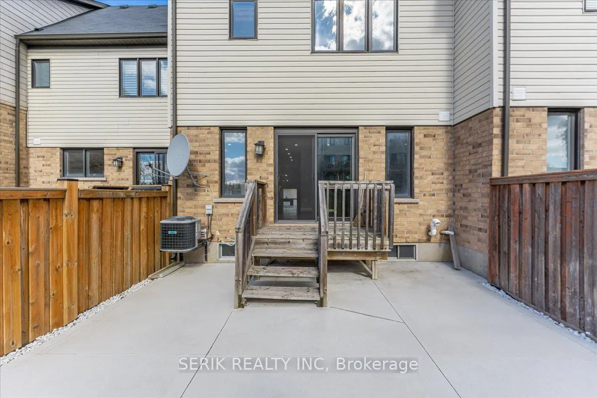94 Crafter Crescent
