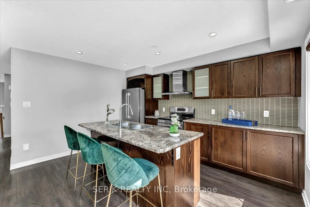 94 Crafter Crescent
