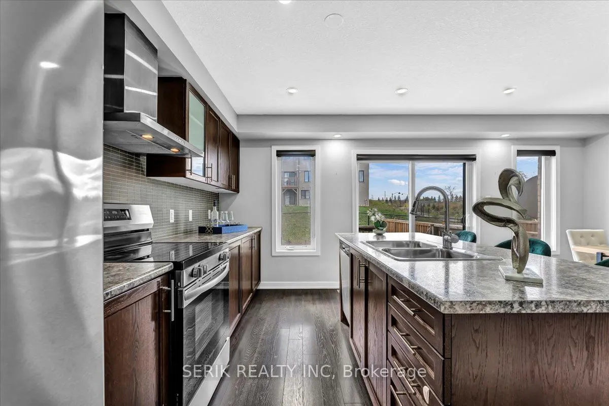 94 Crafter Crescent