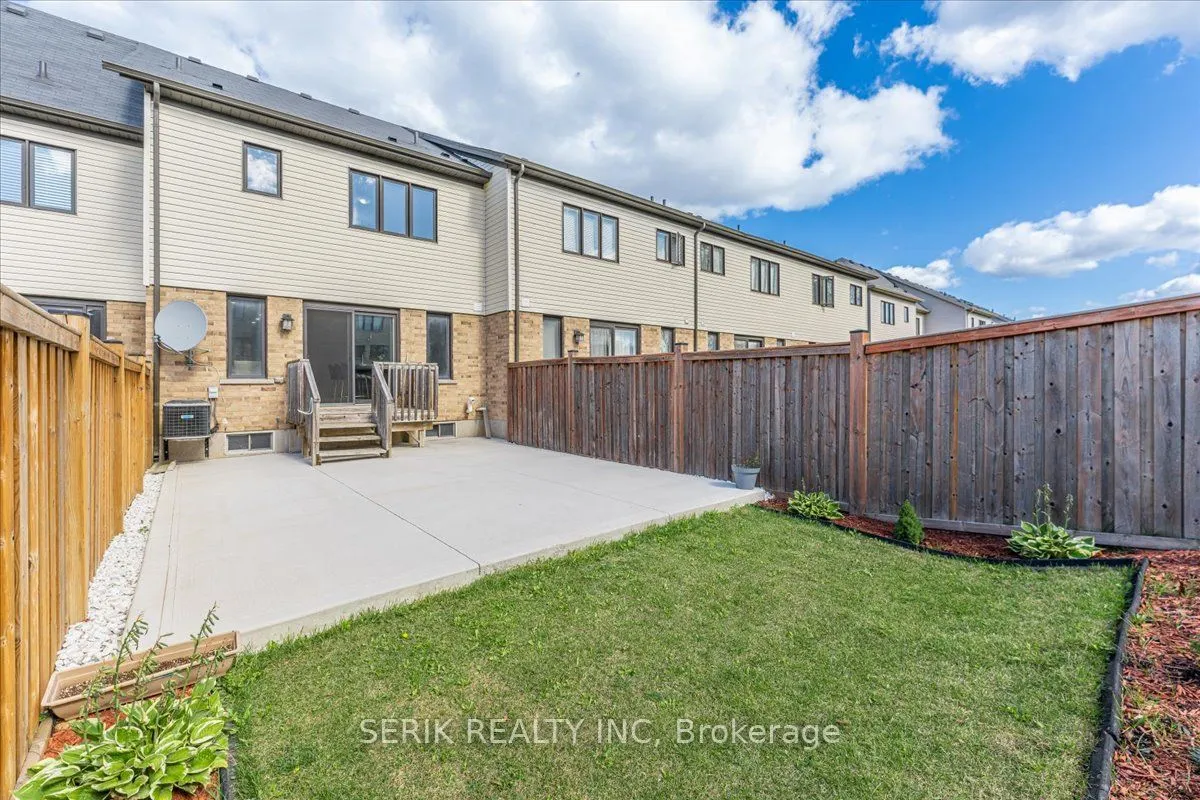94 Crafter Crescent