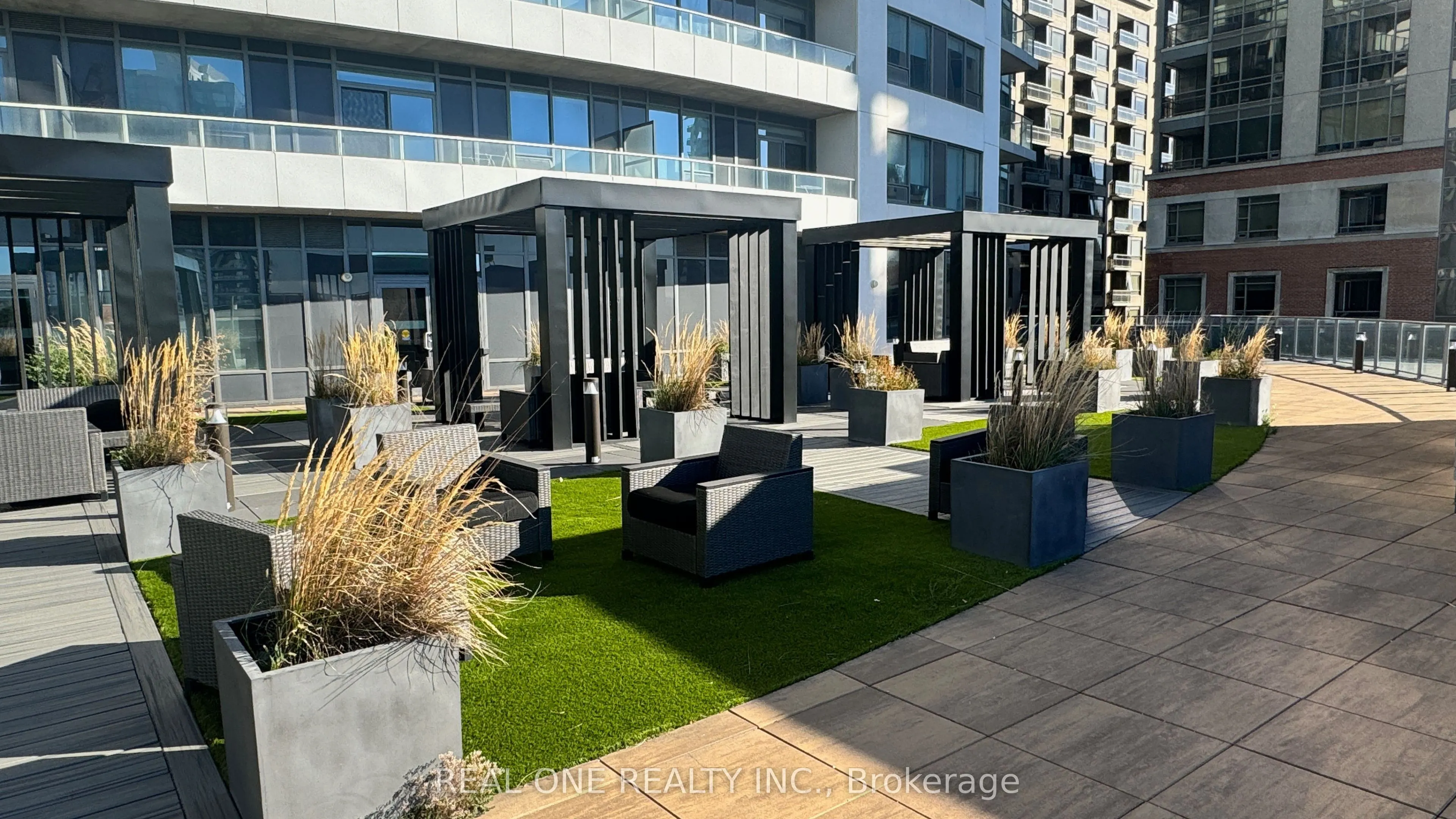 20 George Street, #1704