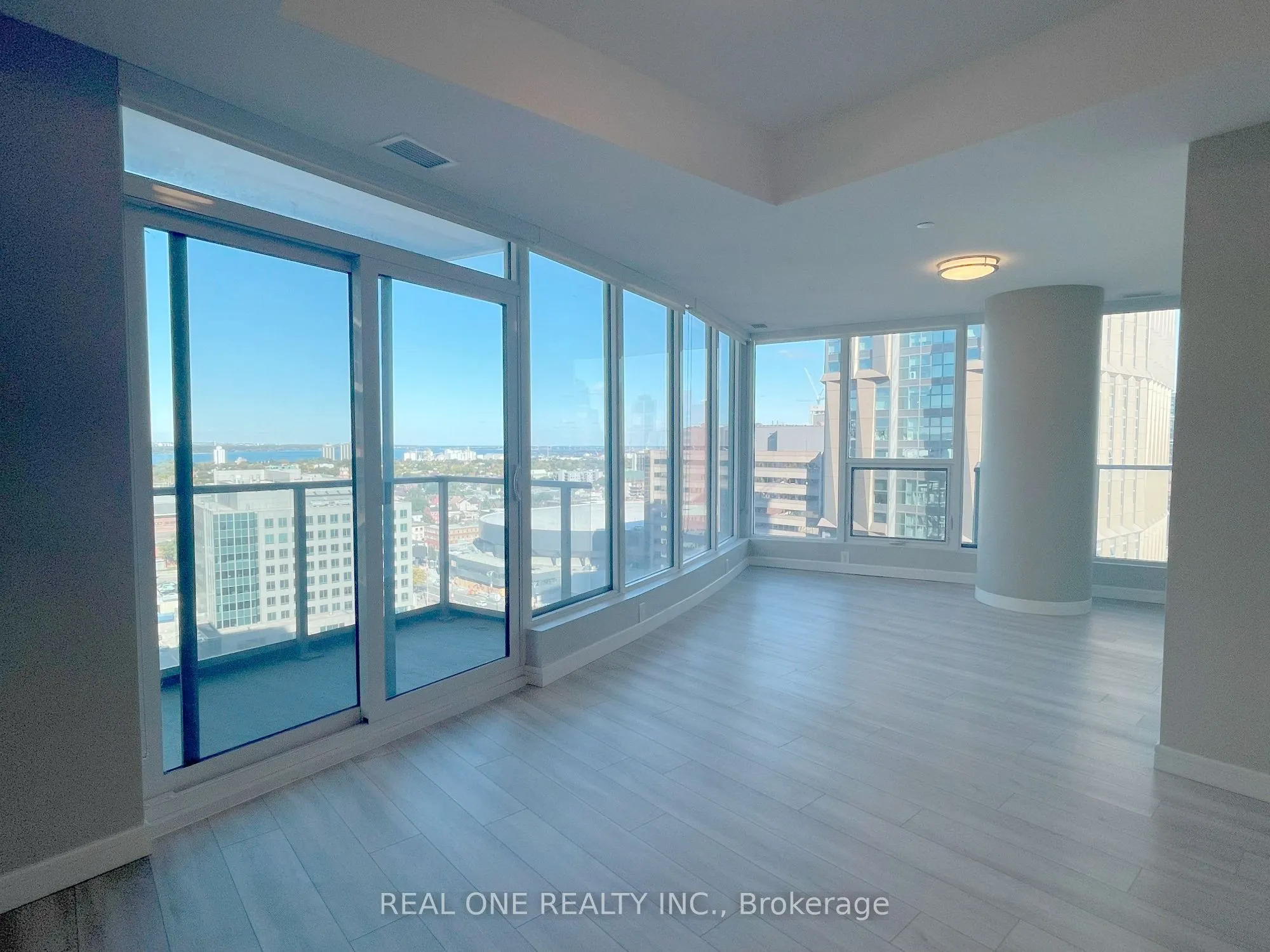 20 George Street, #1704