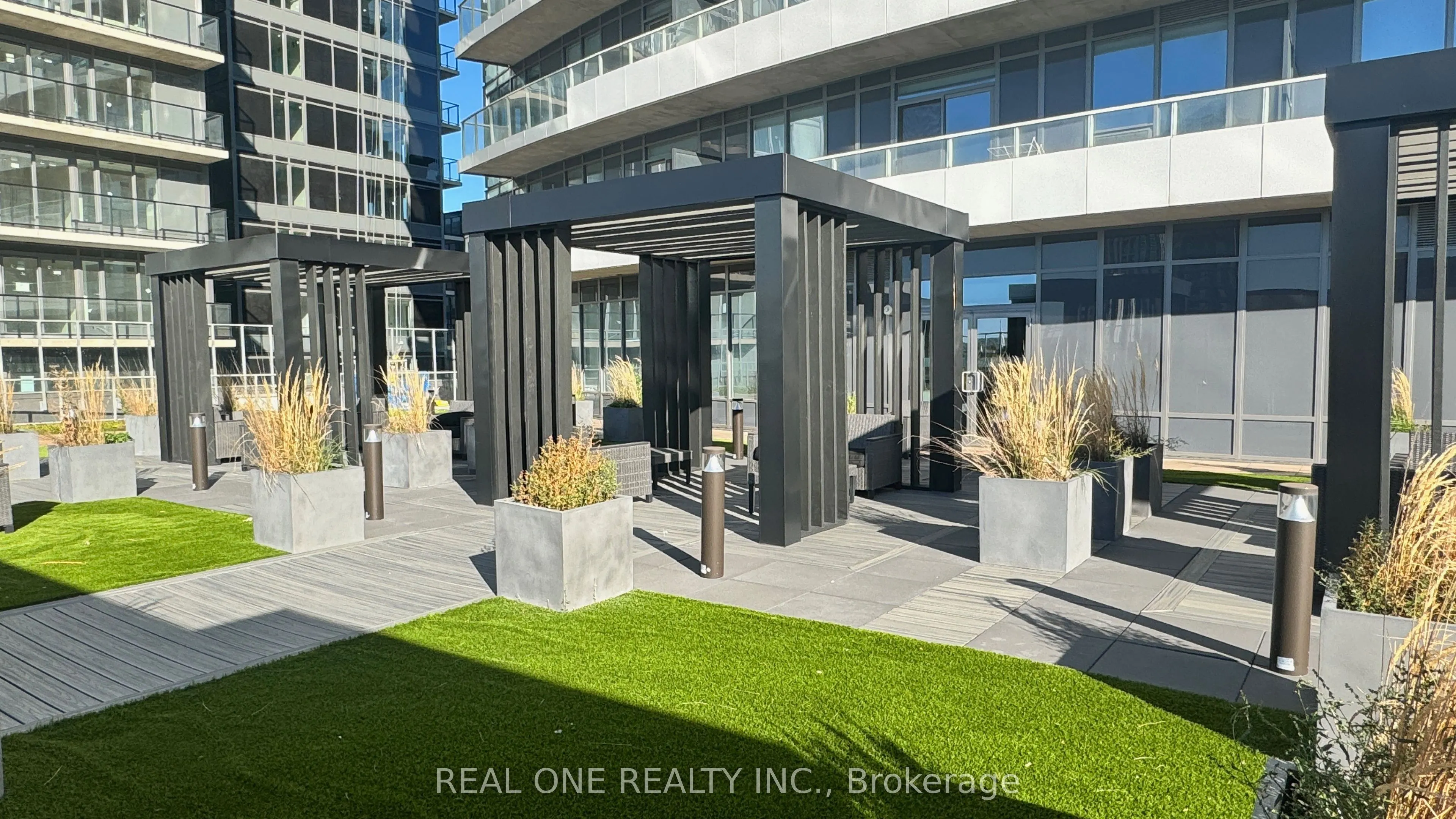 20 George Street, #1704