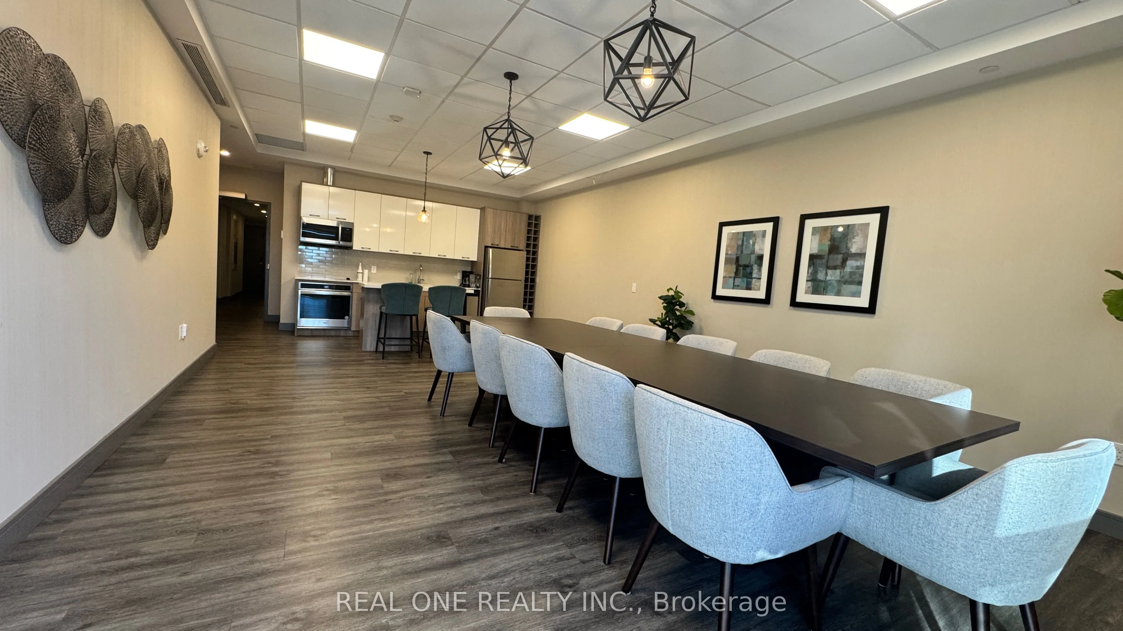 20 George Street, #1704