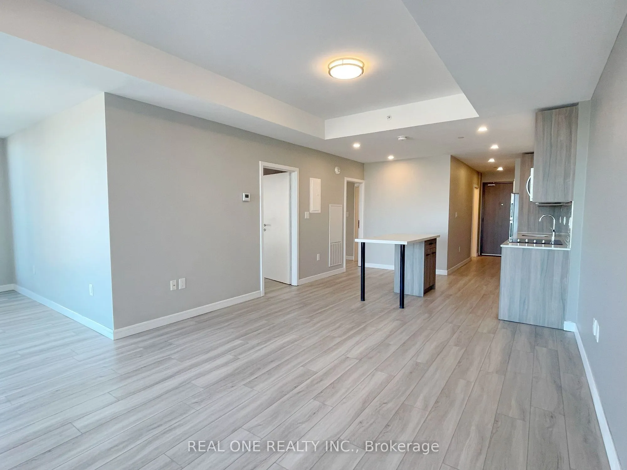 20 George Street, #1704