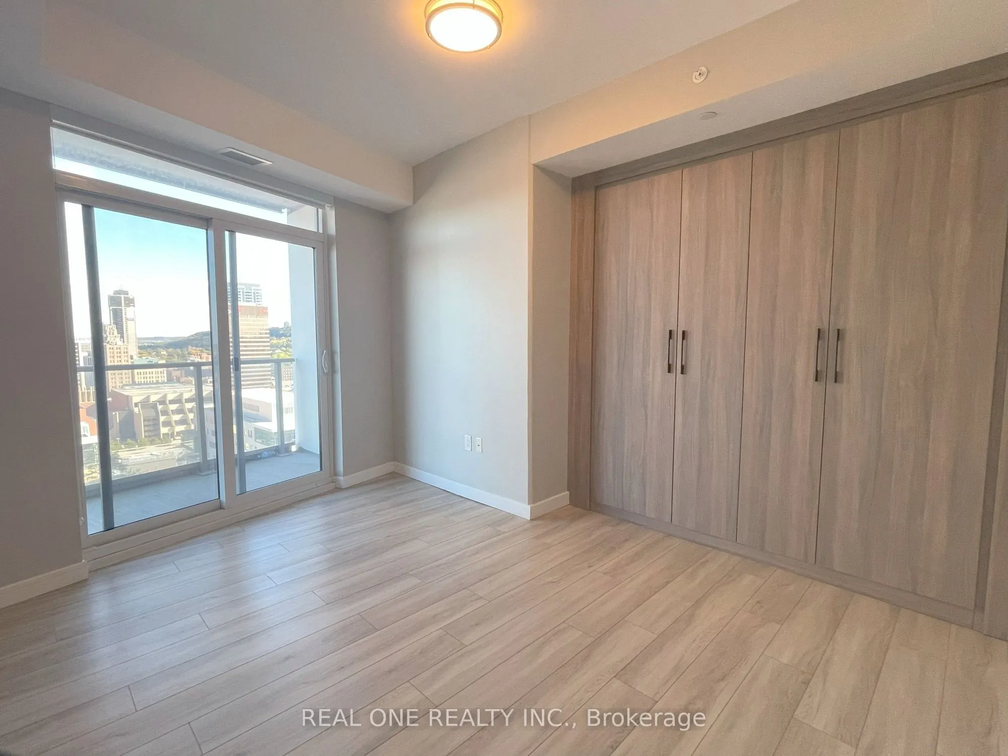 20 George Street, #1704