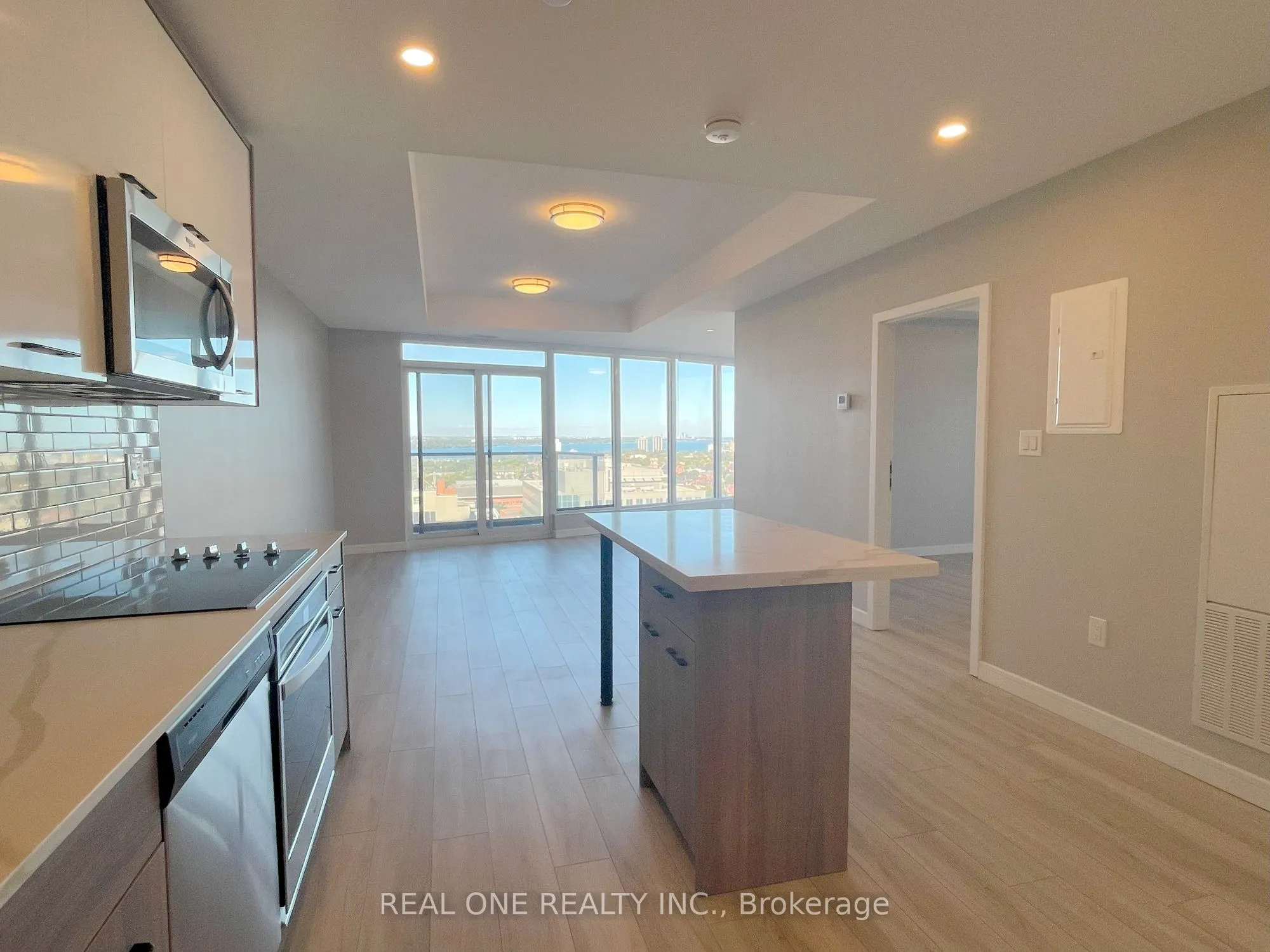 20 George Street, #1704