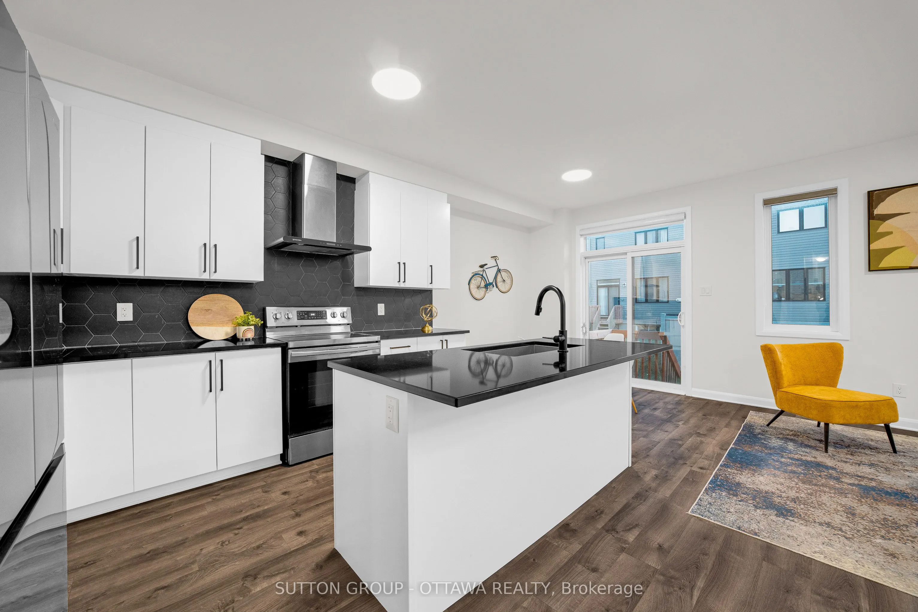 1006 Speedvale Court