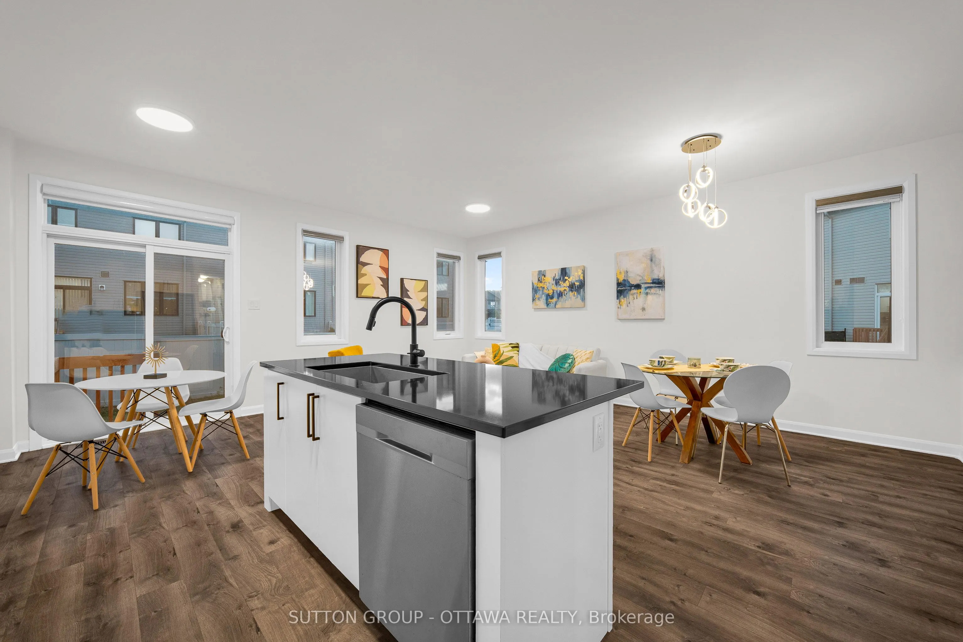 1006 Speedvale Court