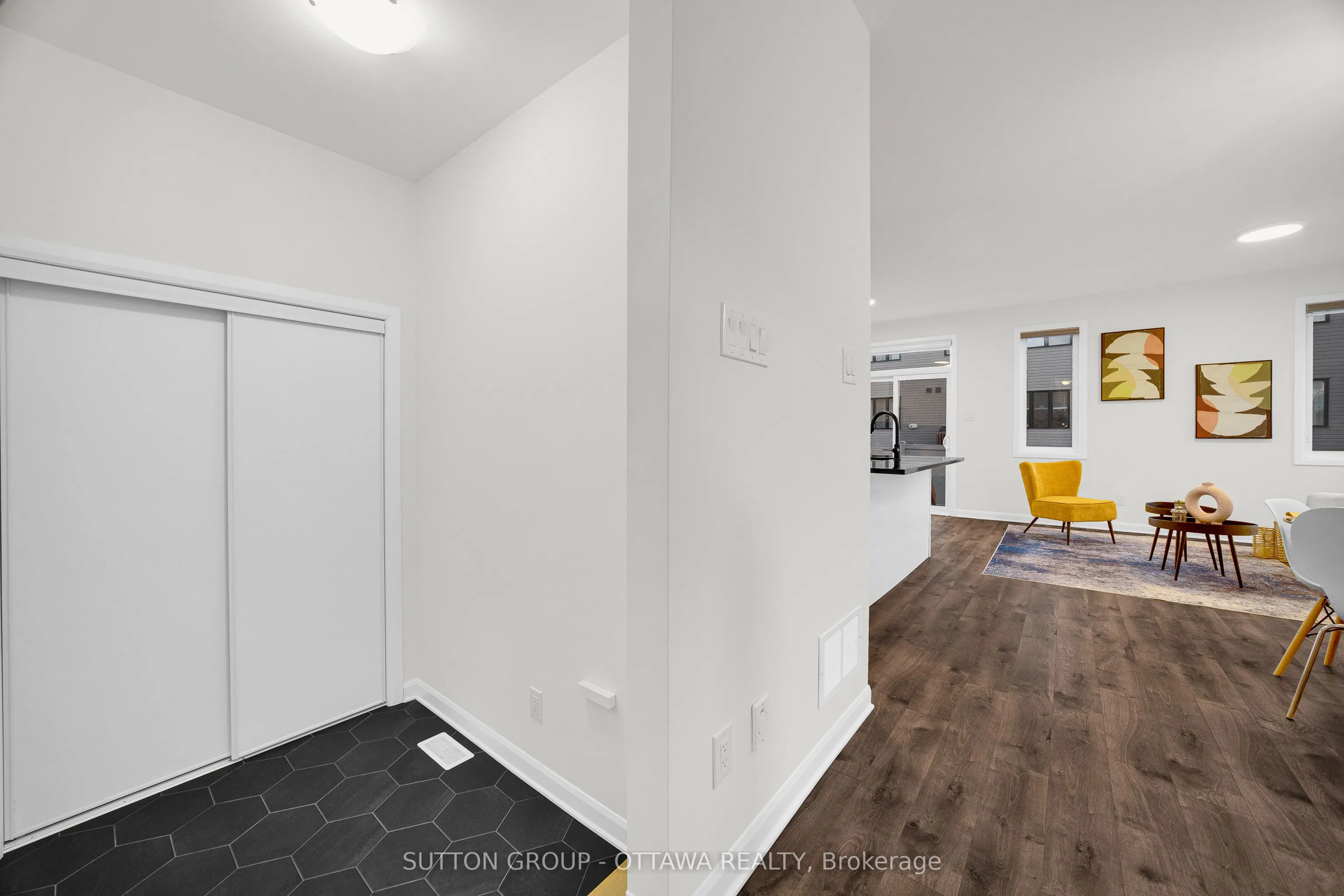 1006 Speedvale Court