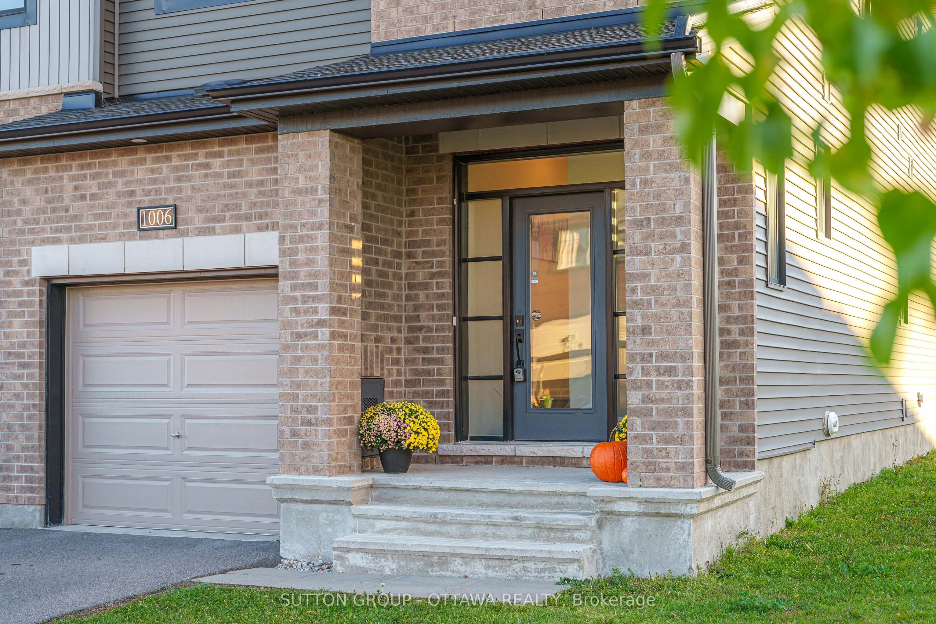1006 Speedvale Court