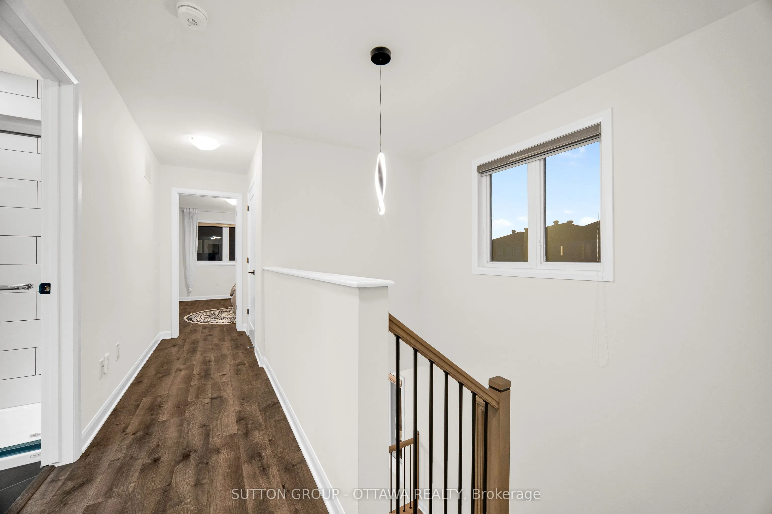 1006 Speedvale Court