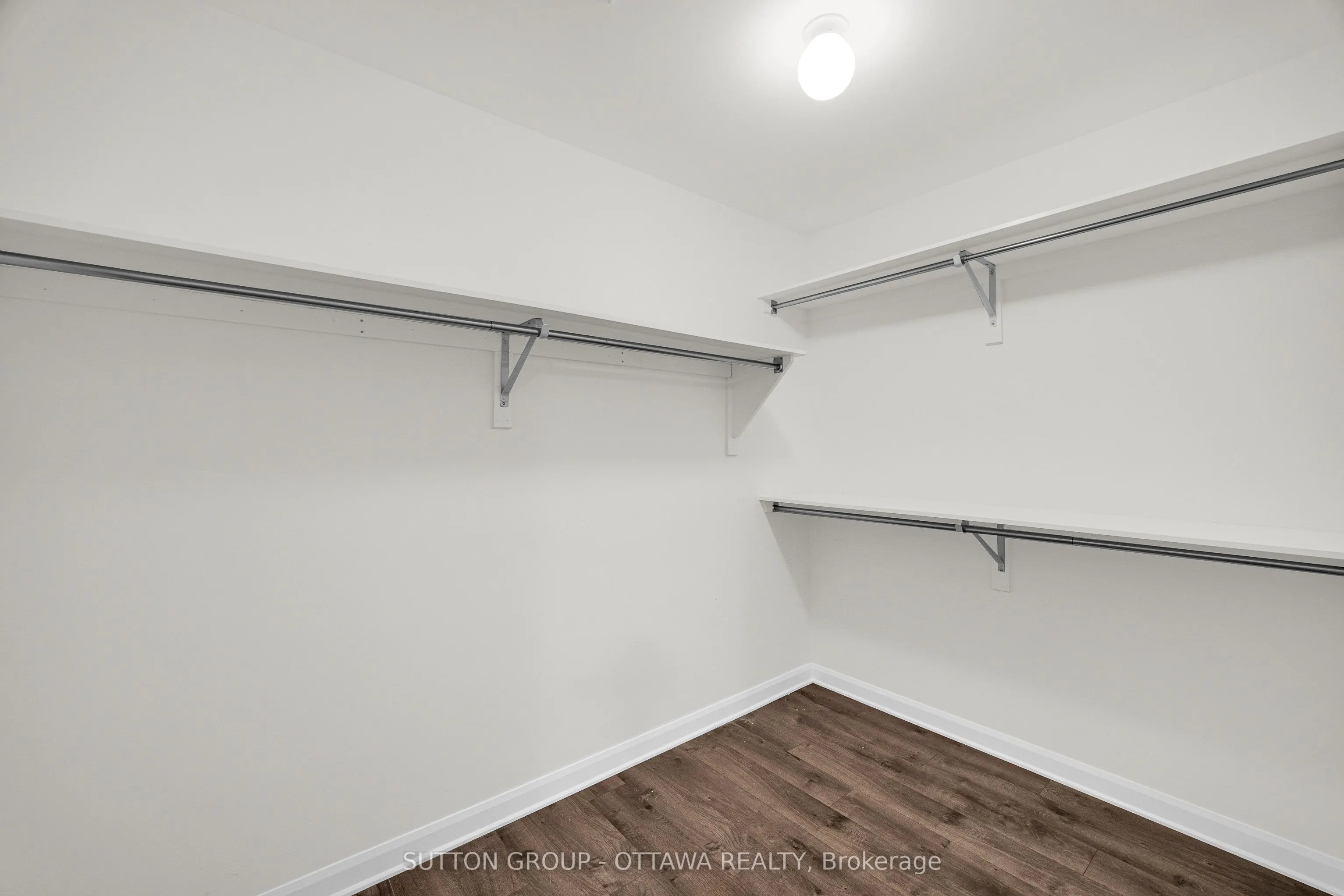 1006 Speedvale Court