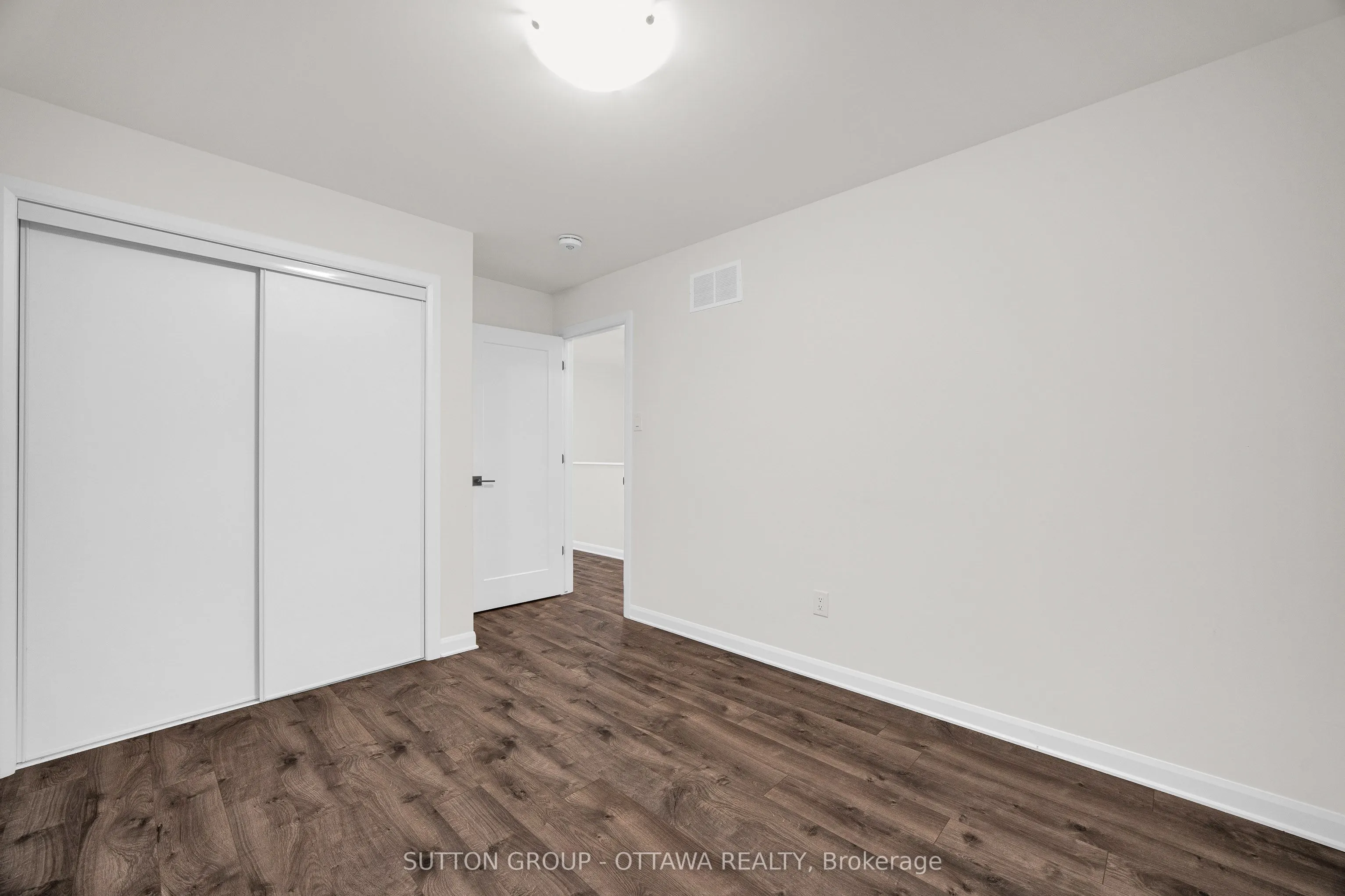 1006 Speedvale Court