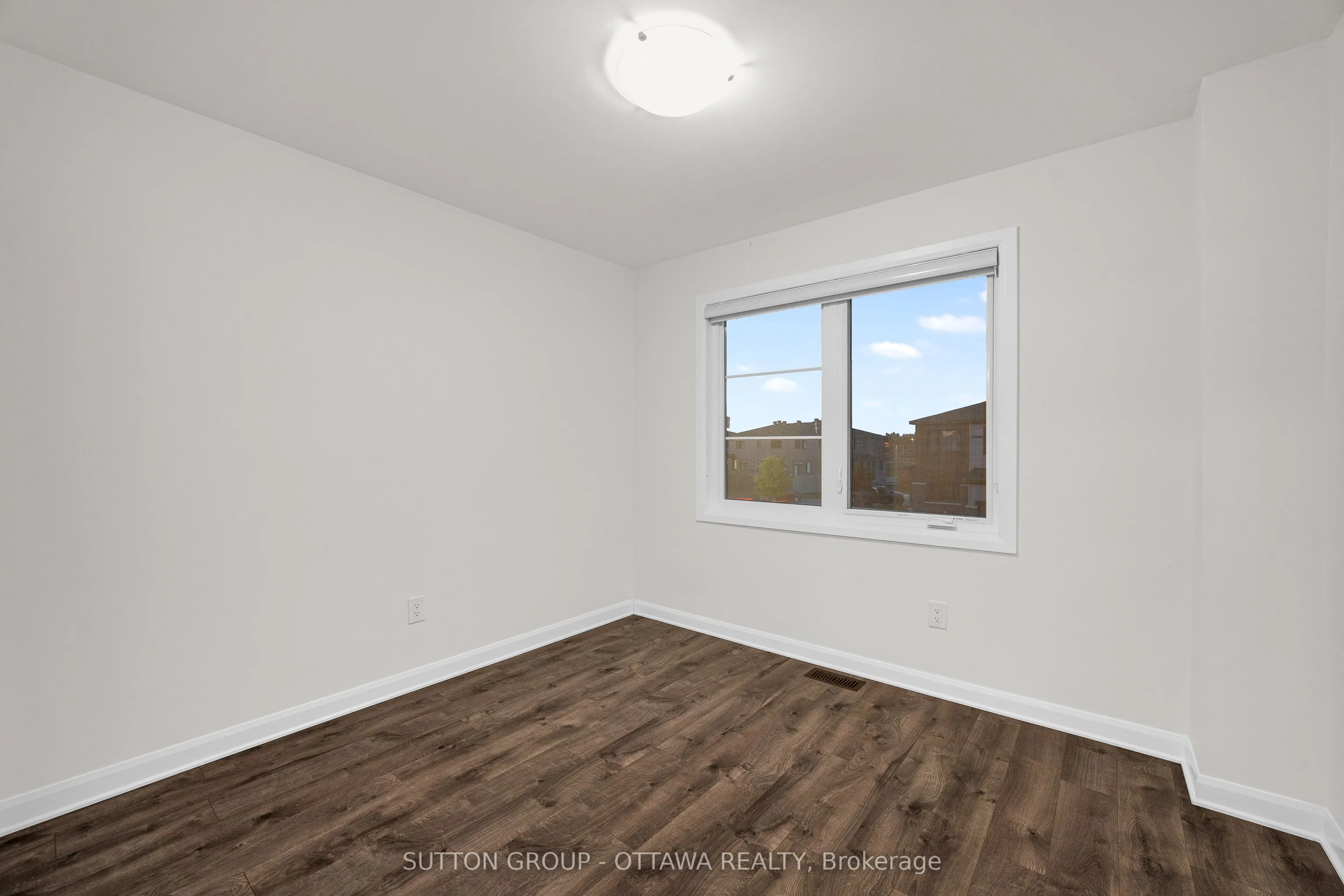 1006 Speedvale Court