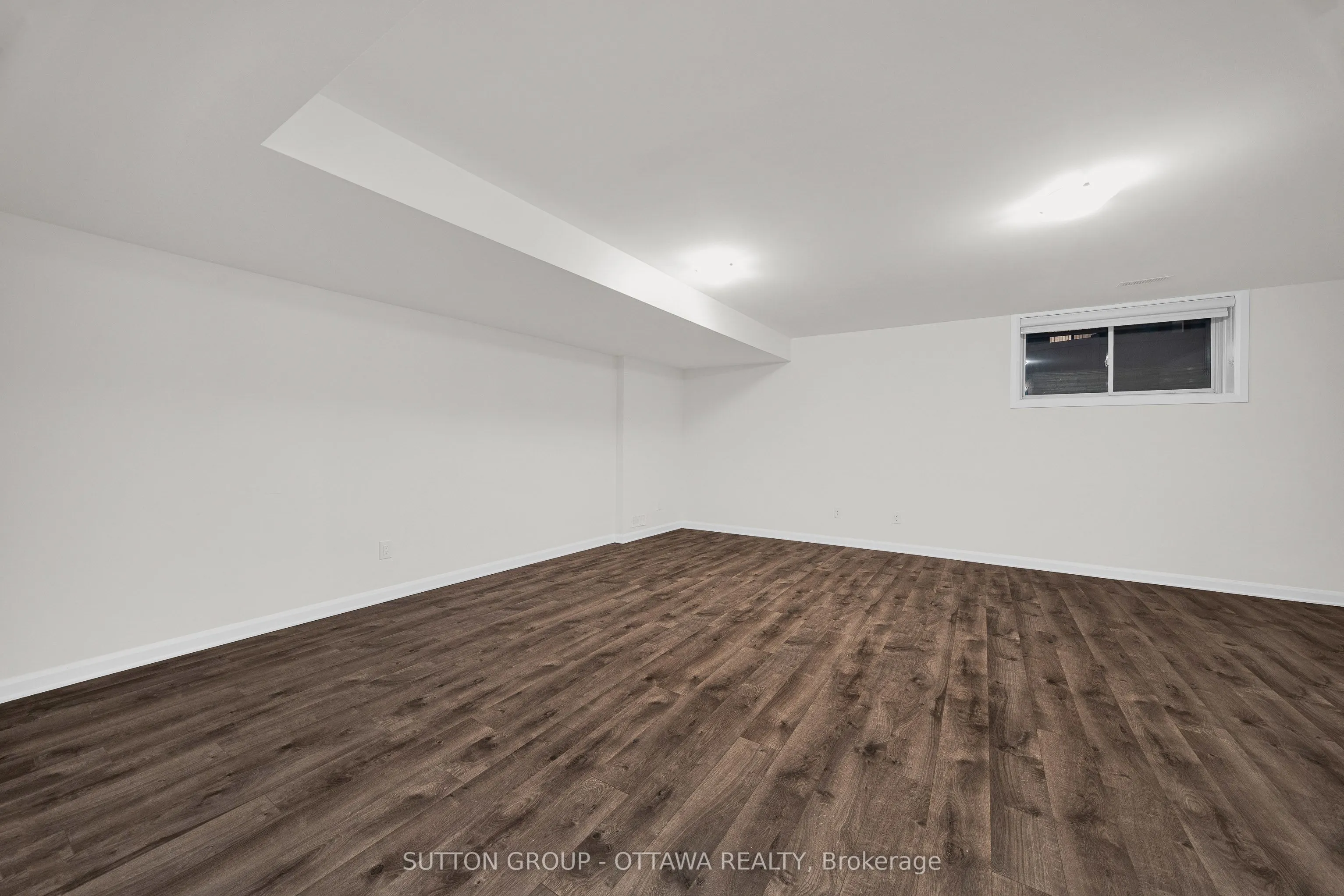 1006 Speedvale Court