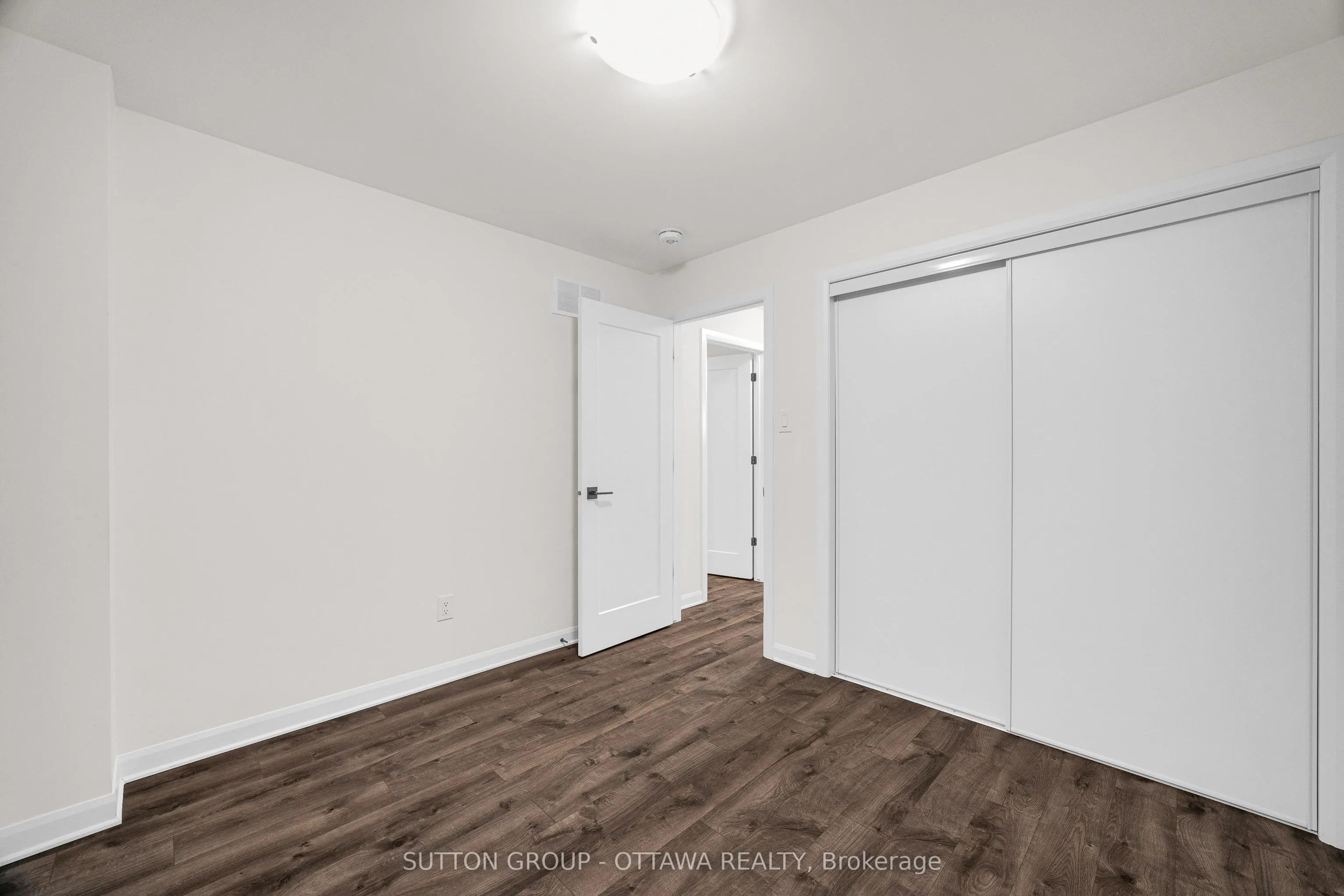 1006 Speedvale Court