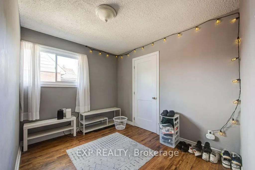 96 Emery Street W