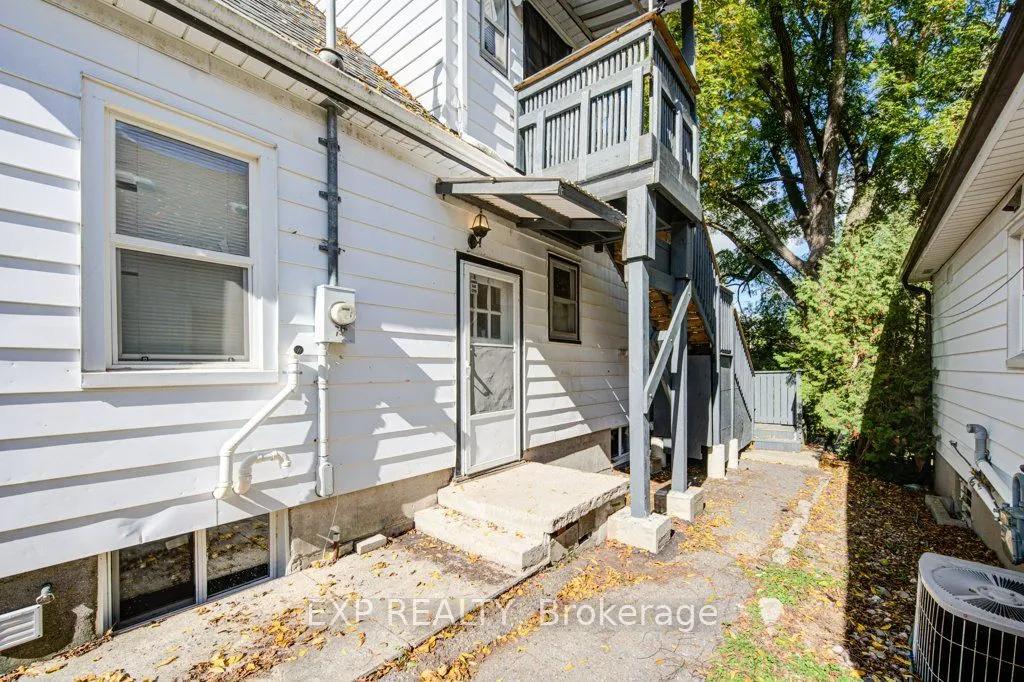 96 Emery Street W