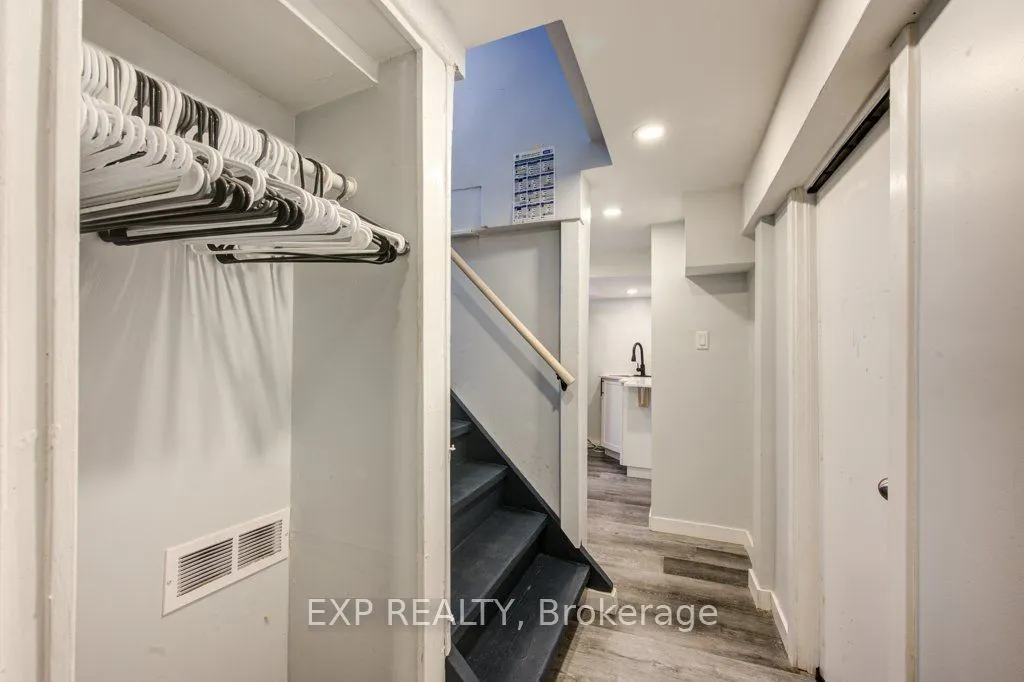 96 Emery Street W