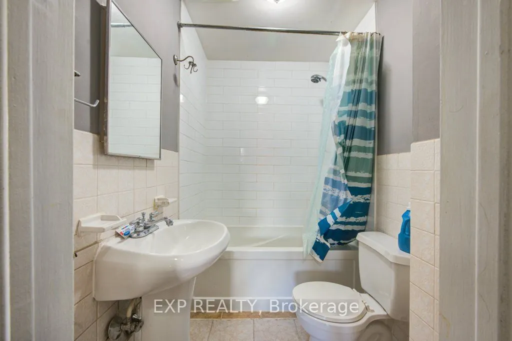 96 Emery Street W