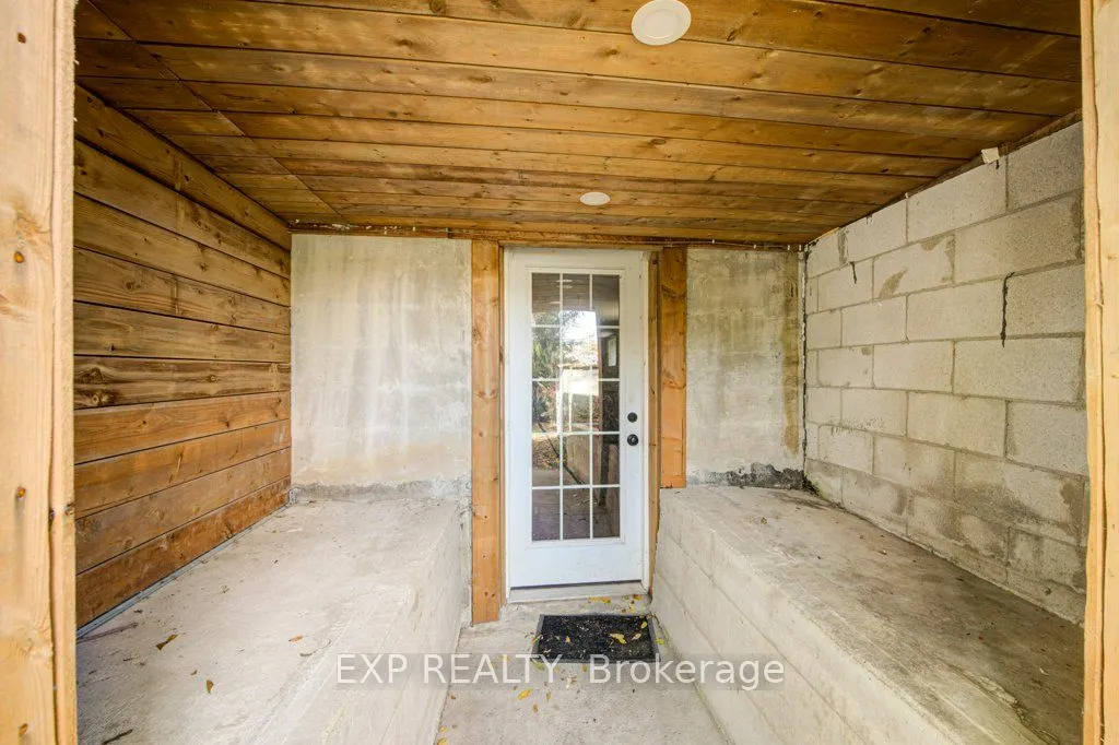 96 Emery Street W