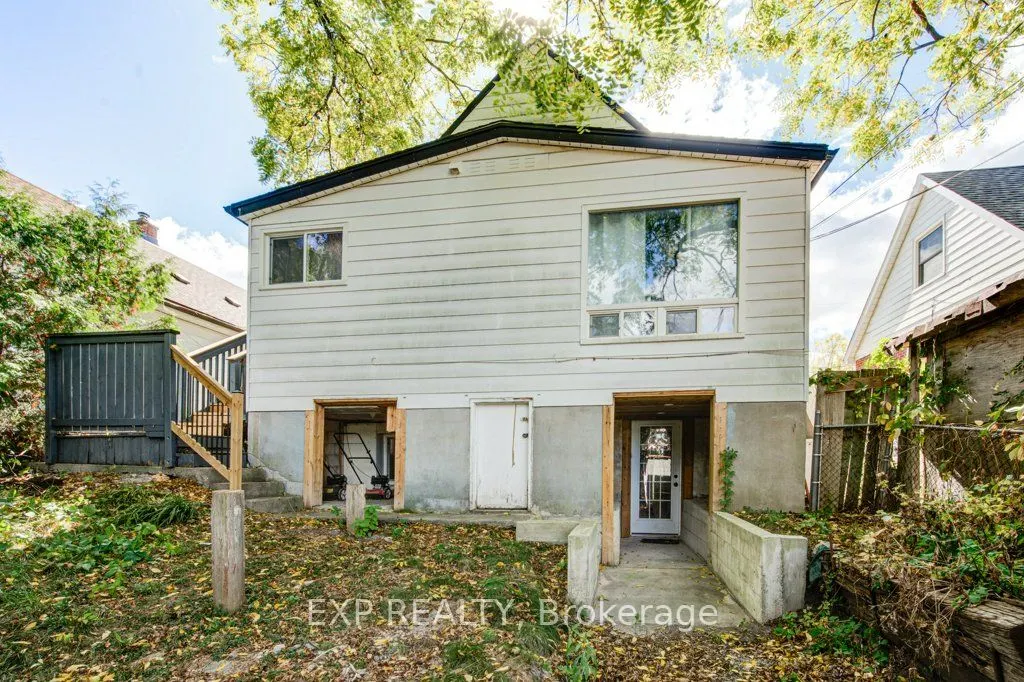 96 Emery Street W