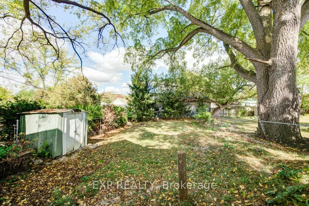 96 Emery Street W