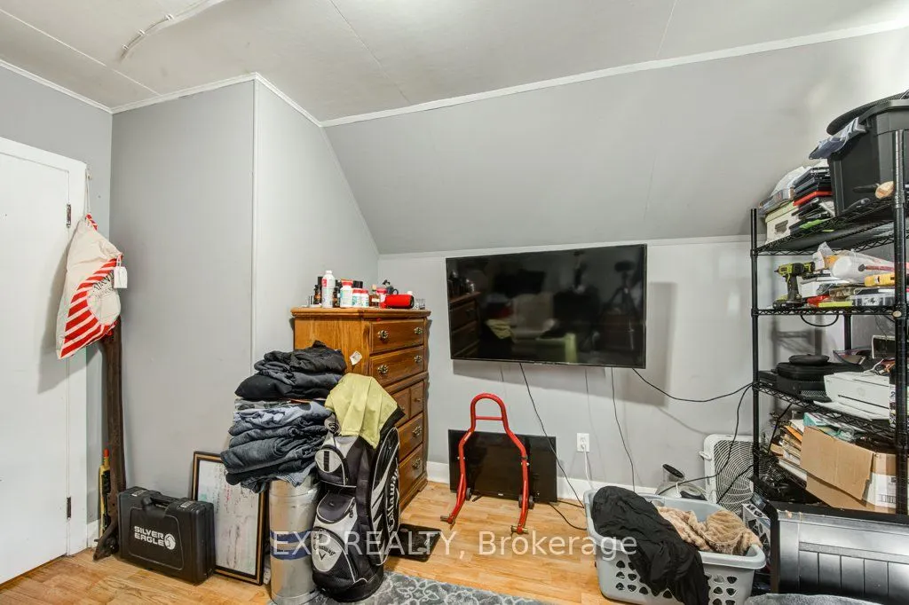 96 Emery Street W