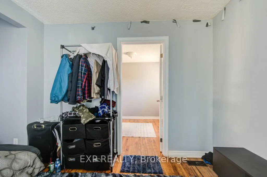 96 Emery Street W