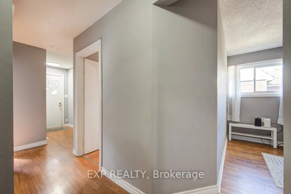 96 Emery Street W