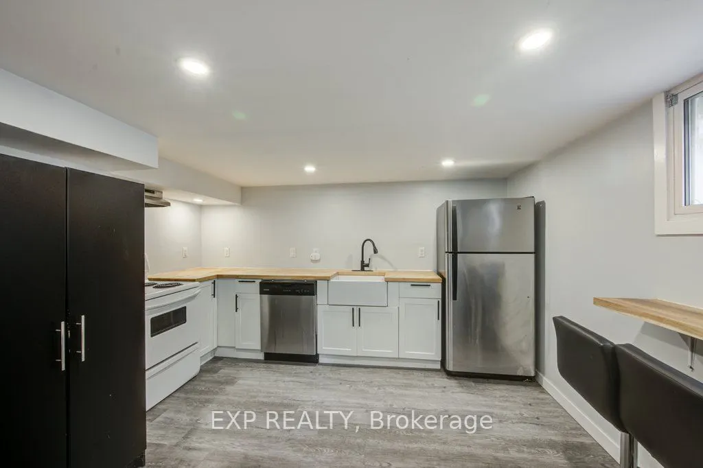 96 Emery Street W